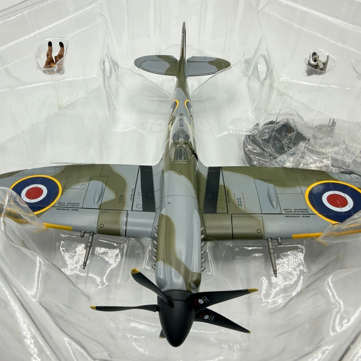 Hobby Master HA7112 1:48 Spitfire Mk.XIV MV293, Duxford Flying Legends Airshow - Hobby Master
