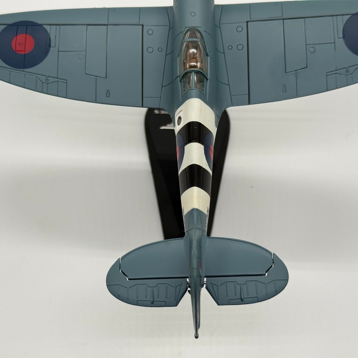 Hobby Master HA7601 1:48 Supermarine Spitfire PR.Mk XIX RAF No.541 Sqn 1944 - Hobby Master