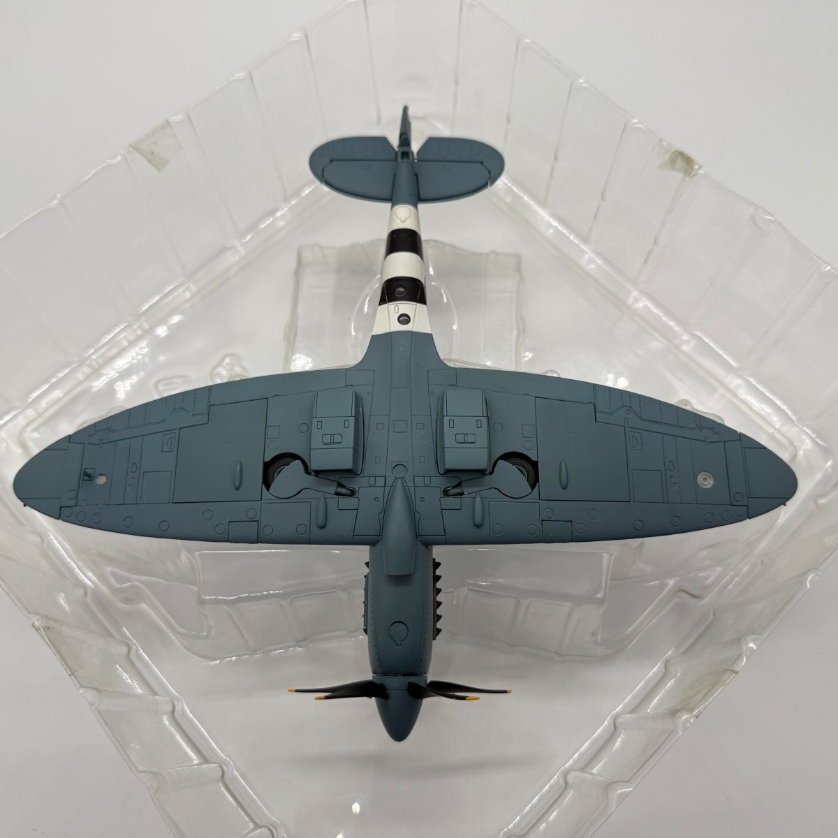 Hobby Master HA7601 1:48 Supermarine Spitfire PR.Mk XIX RAF No.541 Sqn 1944 - Hobby Master