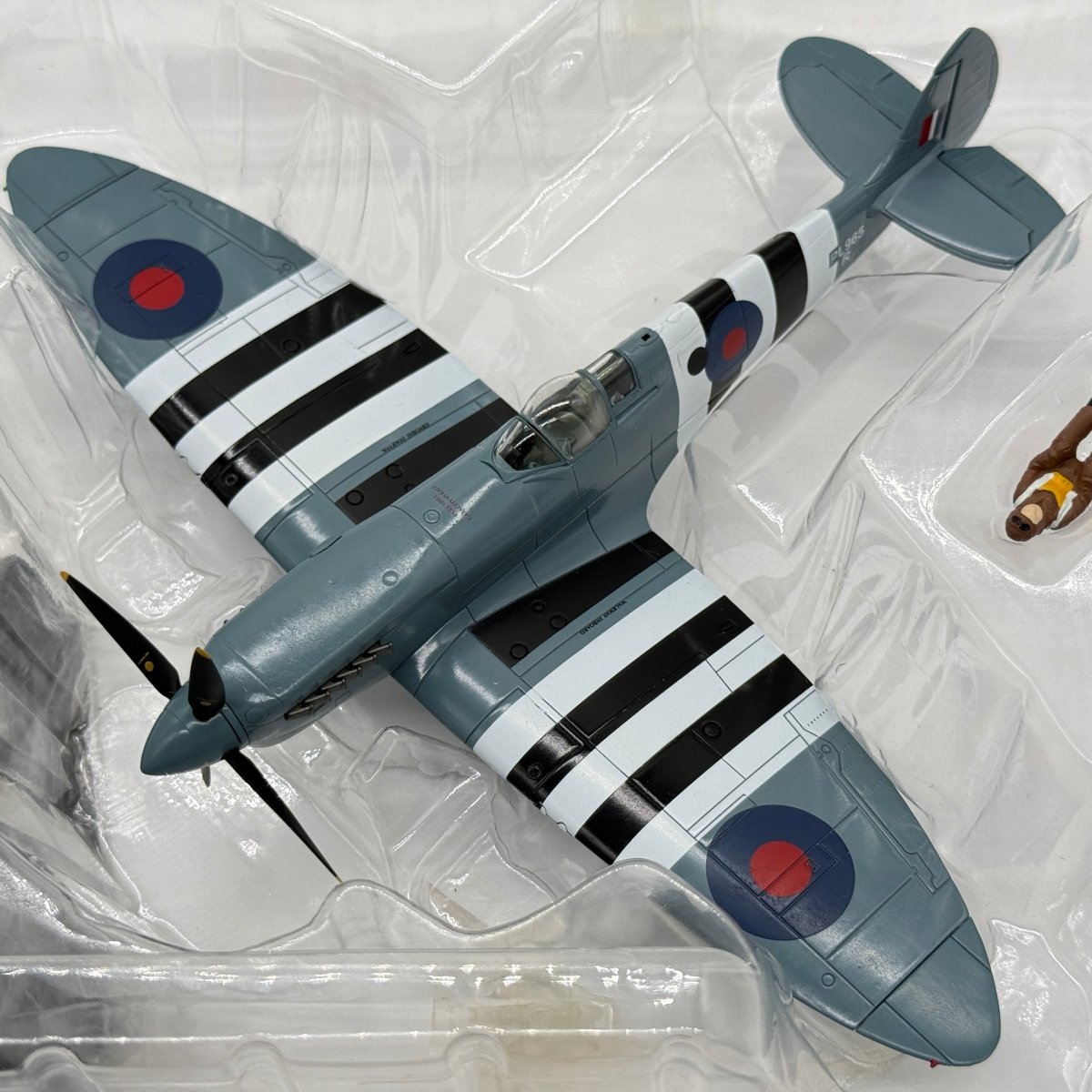 Hobby Master HA7607 1:48 Supermarine Spitfire PR.Mk XI RAF No.16 Sqn PL965 1944 *ISSUES* - Hobby Master