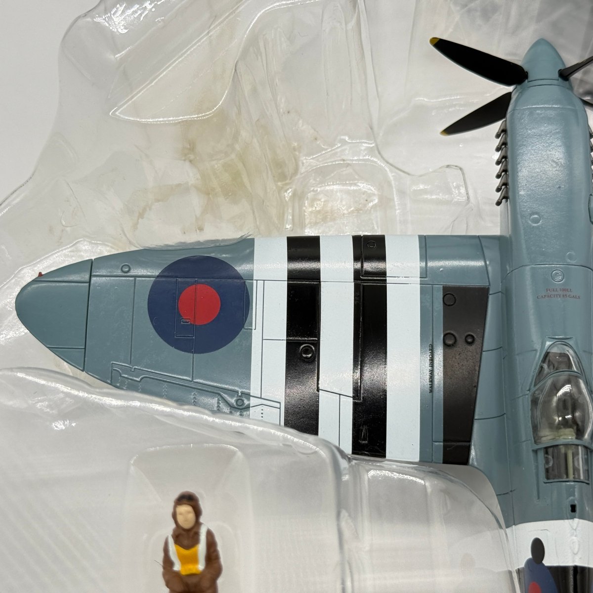 Hobby Master HA7607 1:48 Supermarine Spitfire PR.Mk XI RAF No.16 Sqn PL965 1944 *ISSUES* - Hobby Master