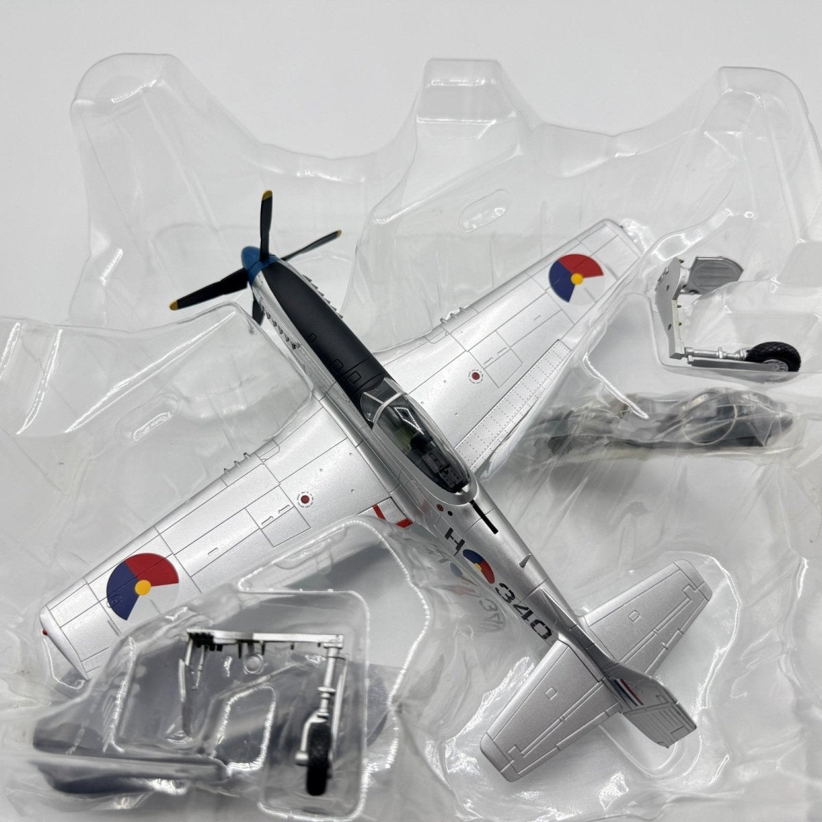 Hobby Master HA7708 1:48 P - 51D Mustang, Netherlands East Indies Air Force - Hobby Master