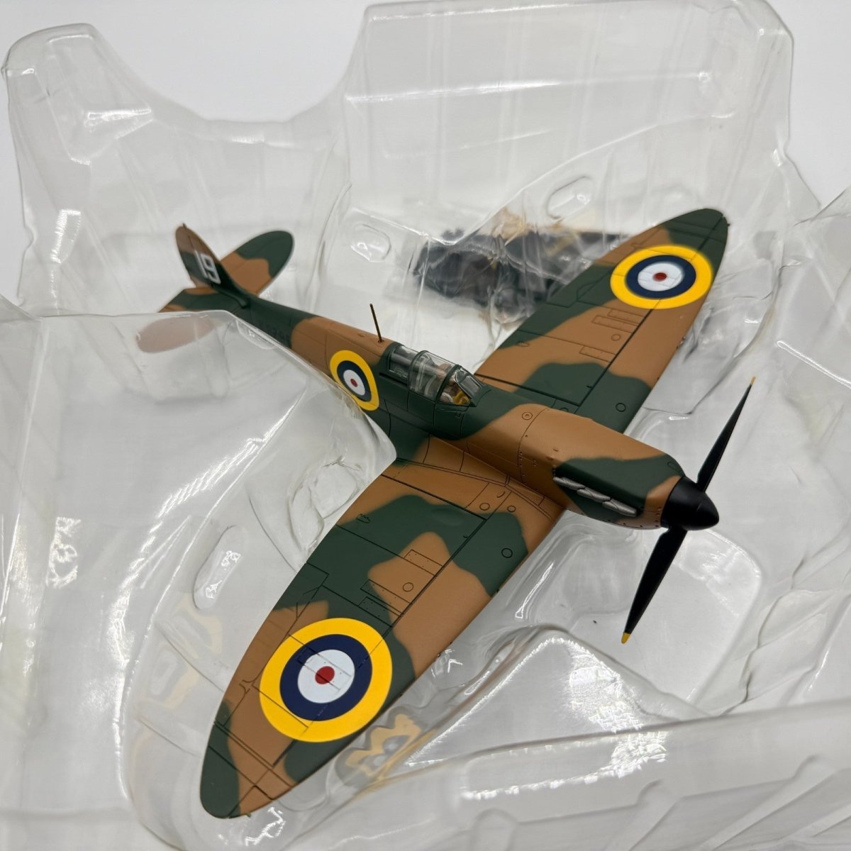 Hobby Master HA7804 1:48 Spitfire "K9795" RAF 19 Sqn, Duxford 1938 - Hobby Master