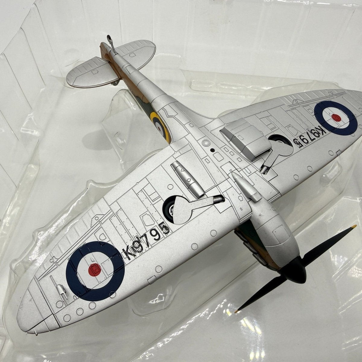 Hobby Master HA7804 1:48 Spitfire "K9795" RAF 19 Sqn, Duxford 1938 - Hobby Master