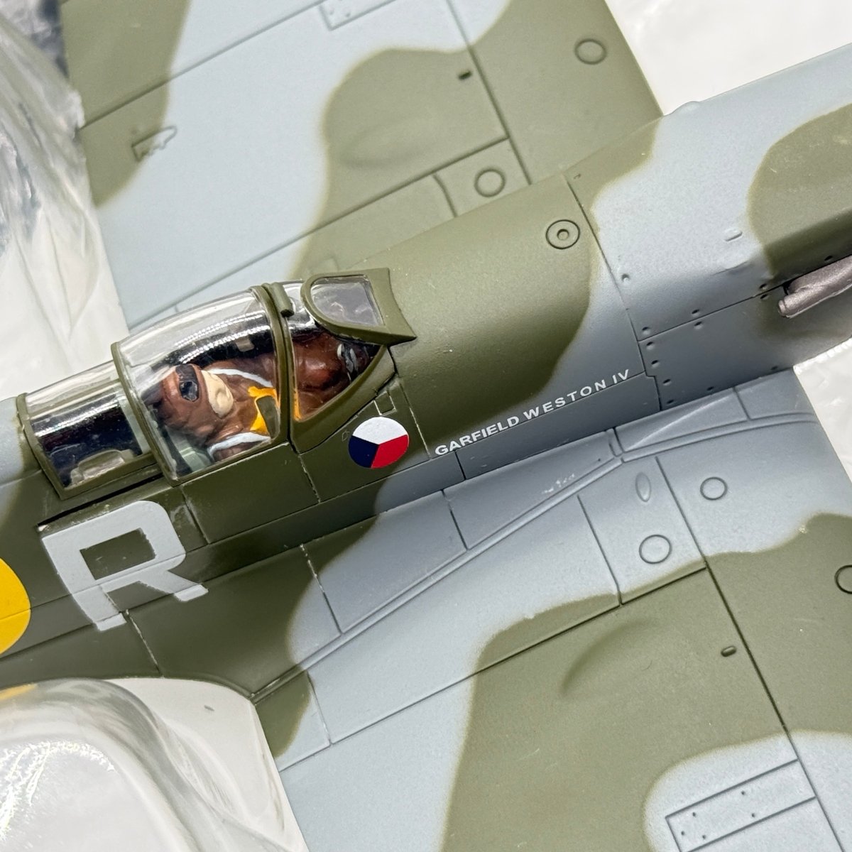Hobby Master HA7806 1:48 Supermarine Spitfire Mk II RAF No.312 Czech Sqn DU-R Garfield Weston IV Adolf Vybiral 1941 - Hobby Master