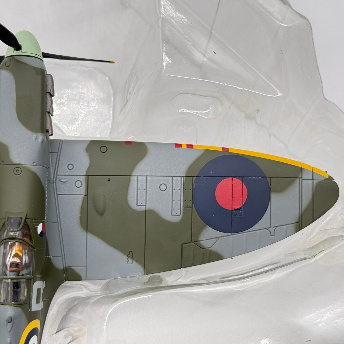 Hobby Master HA7806 1:48 Supermarine Spitfire Mk II RAF No.312 Czech Sqn DU-R Garfield Weston IV Adolf Vybiral 1941 - Hobby Master