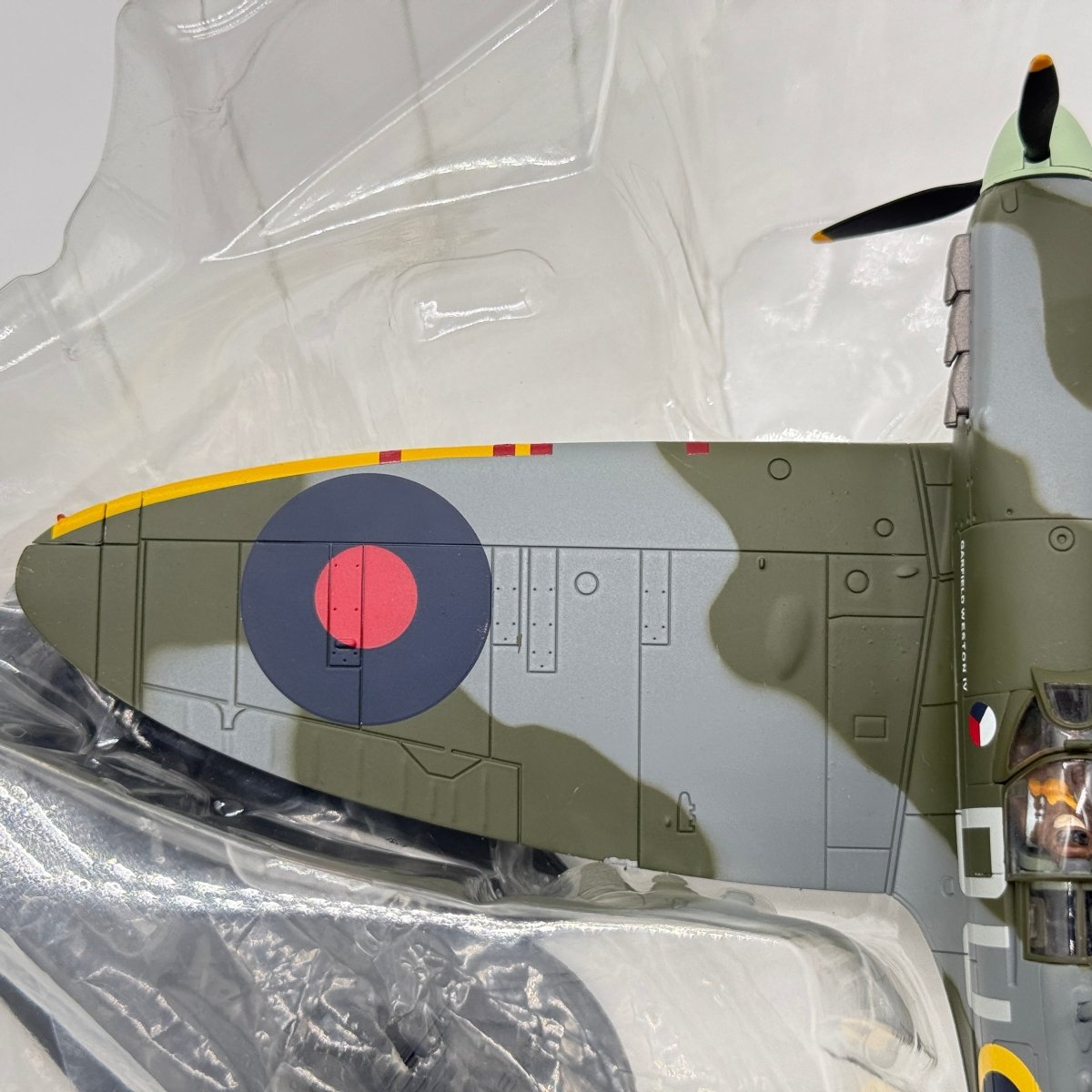 Hobby Master HA7806 1:48 Supermarine Spitfire Mk II RAF No.312 Czech Sqn DU-R Garfield Weston IV Adolf Vybiral 1941 - Hobby Master