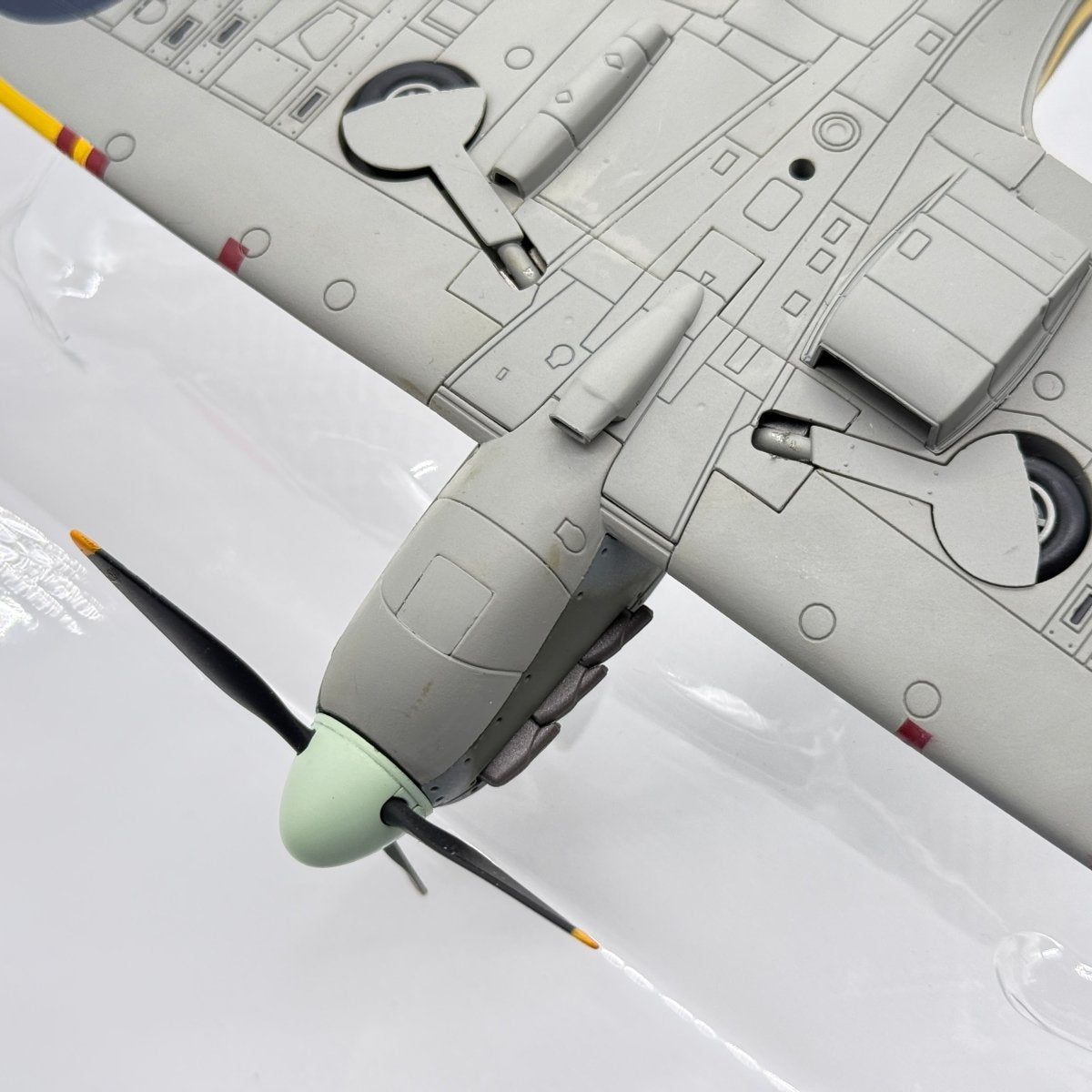 Hobby Master HA7806 1:48 Supermarine Spitfire Mk II RAF No.312 Czech Sqn DU-R Garfield Weston IV Adolf Vybiral 1941 - Hobby Master