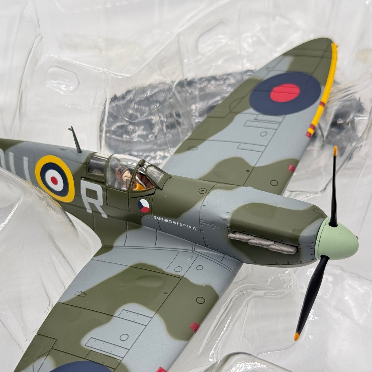 Hobby Master HA7806 1:48 Supermarine Spitfire Mk II RAF No.312 Czech Sqn DU-R Garfield Weston IV Adolf Vybiral 1941 - Hobby Master