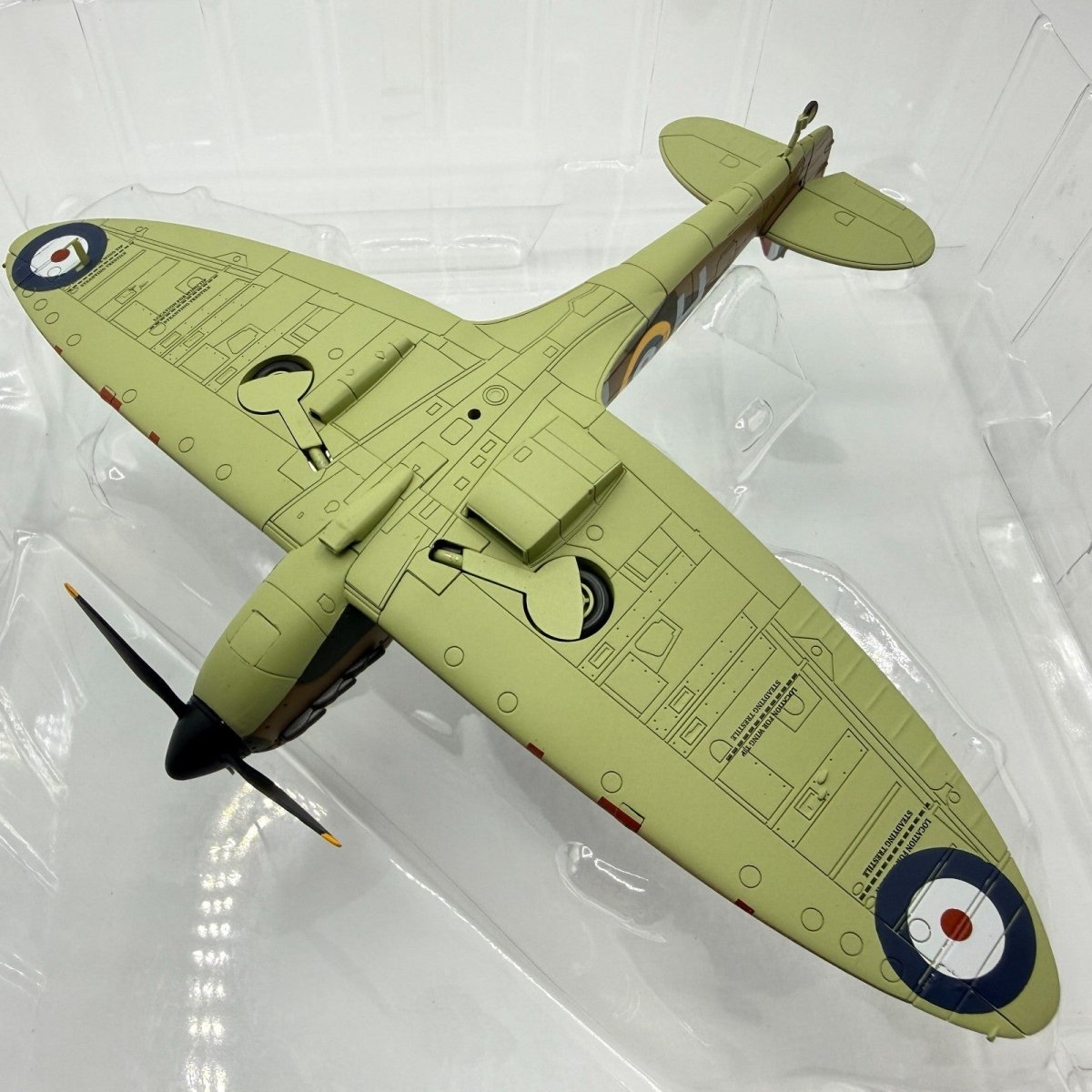Hobby Master HA7810 1:48 Spitfire Mk.Ia X4179/QV - H, Flt Sgt G Unwin, 19 Sqn - Hobby Master