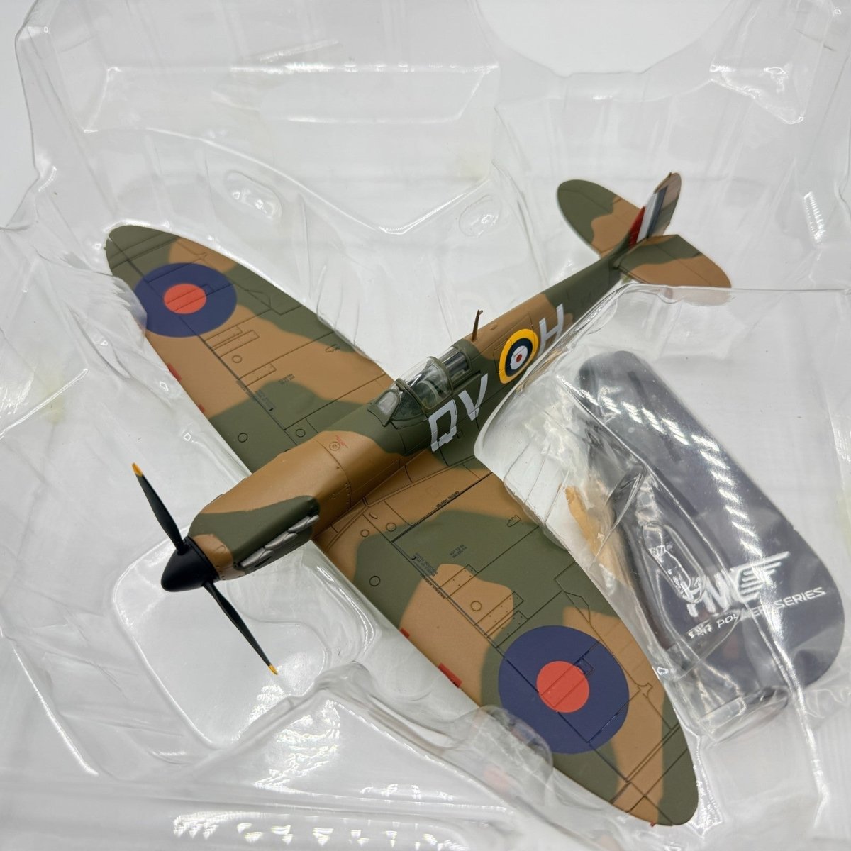 Hobby Master HA7810 1:48 Spitfire Mk.Ia X4179/QV - H, Flt Sgt G Unwin, 19 Sqn - Hobby Master