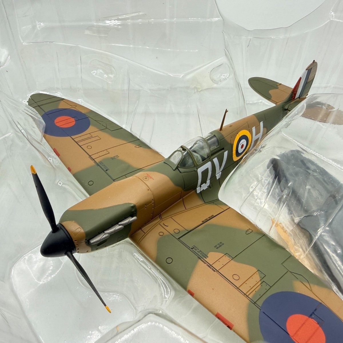 Hobby Master HA7810 1:48 Spitfire Mk.Ia X4179/QV - H, Flt Sgt G Unwin, 19 Sqn - Hobby Master