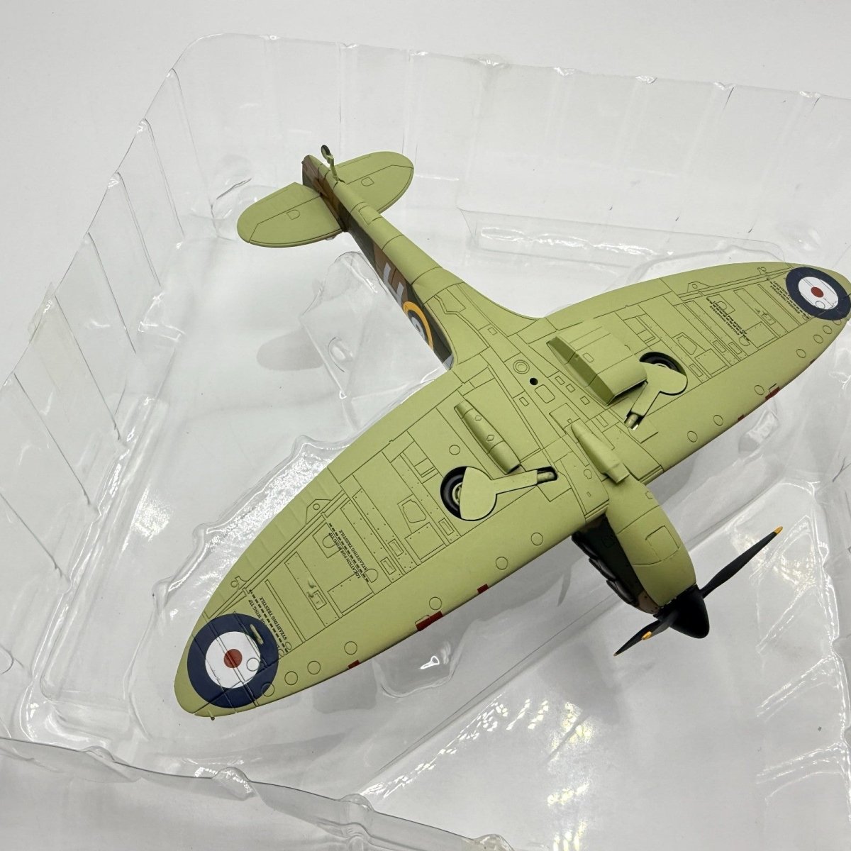 Hobby Master HA7810 1:48 Spitfire Mk.Ia X4179/QV - H, Flt Sgt G Unwin, 19 Sqn - Hobby Master
