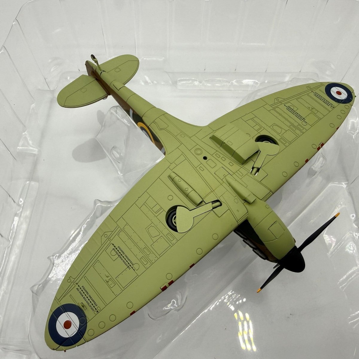 Hobby Master HA7812 1:48 Spitfire Mk.IIa P7423/QV - Y, Arthur Blake 19 Sqn 1940 - Hobby Master