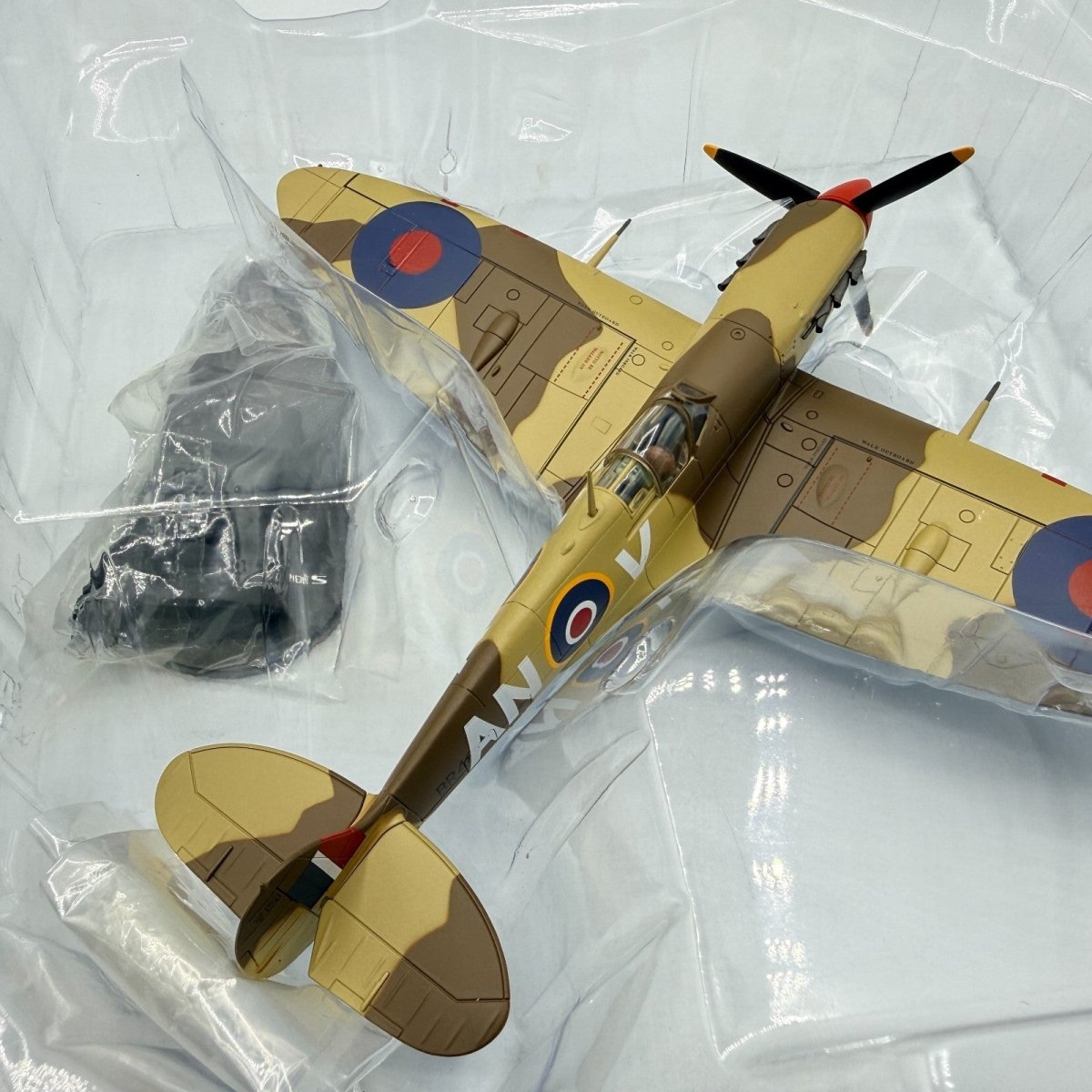 Hobby Master HA7851 1:48 Spitfire VB Tropical BR487/AN - V Tunisia 1943 Diecast - Hobby Master