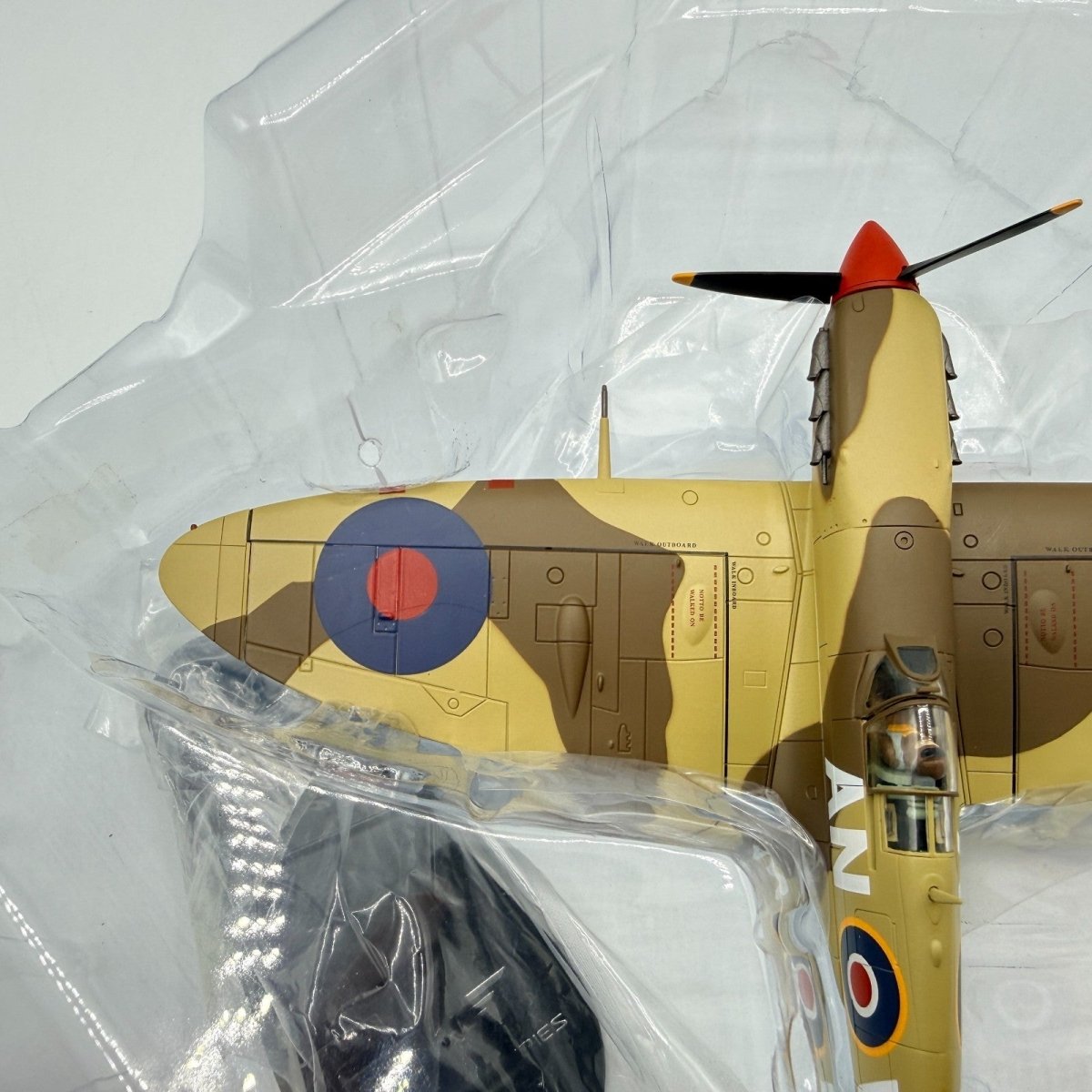 Hobby Master HA7851 1:48 Spitfire VB Tropical BR487/AN - V Tunisia 1943 Diecast - Hobby Master
