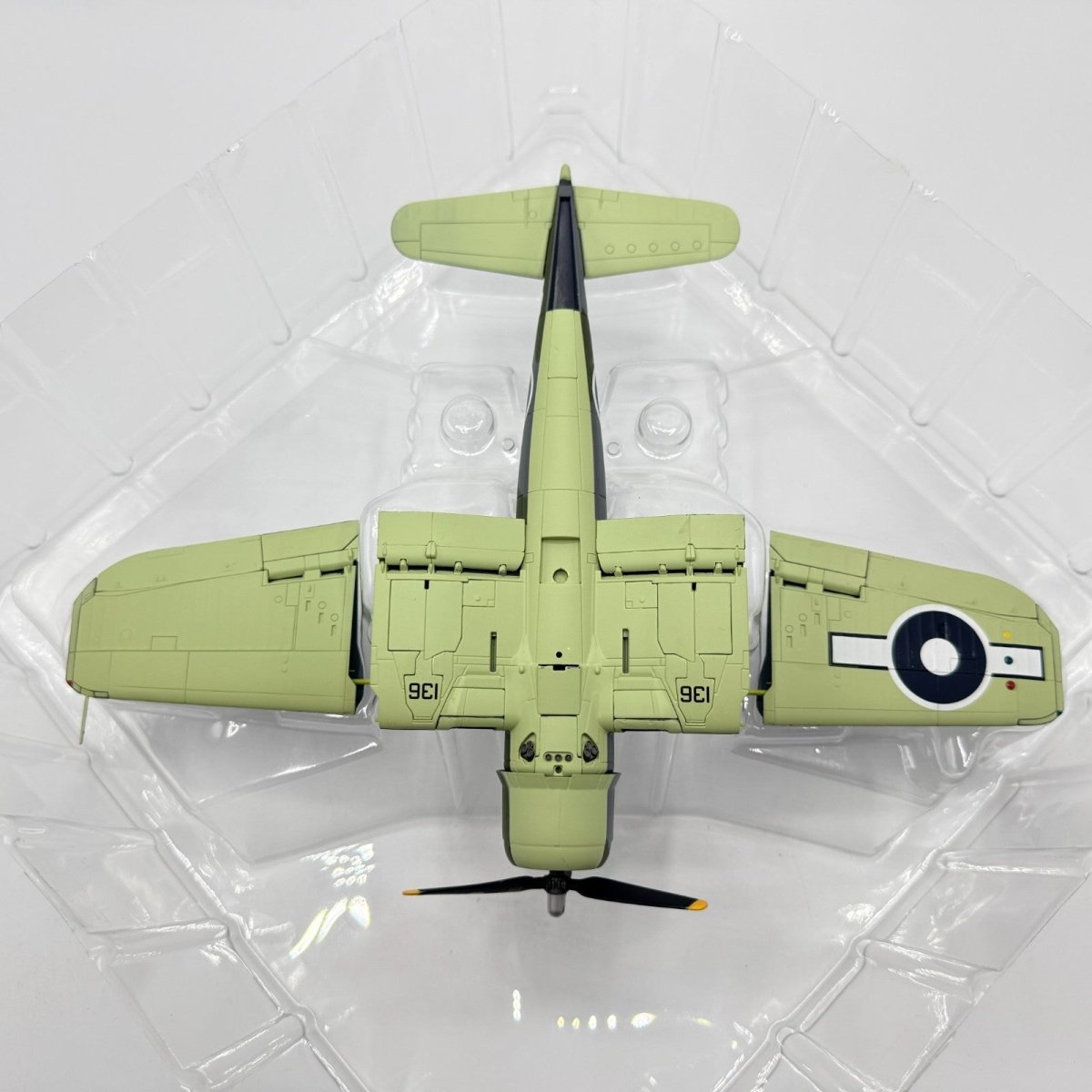 Hobby Master HA8205 1:48 Corsair Mk.II, 1836 Sqn, HMS Victorious, Sakishima 1945 - Hobby Master
