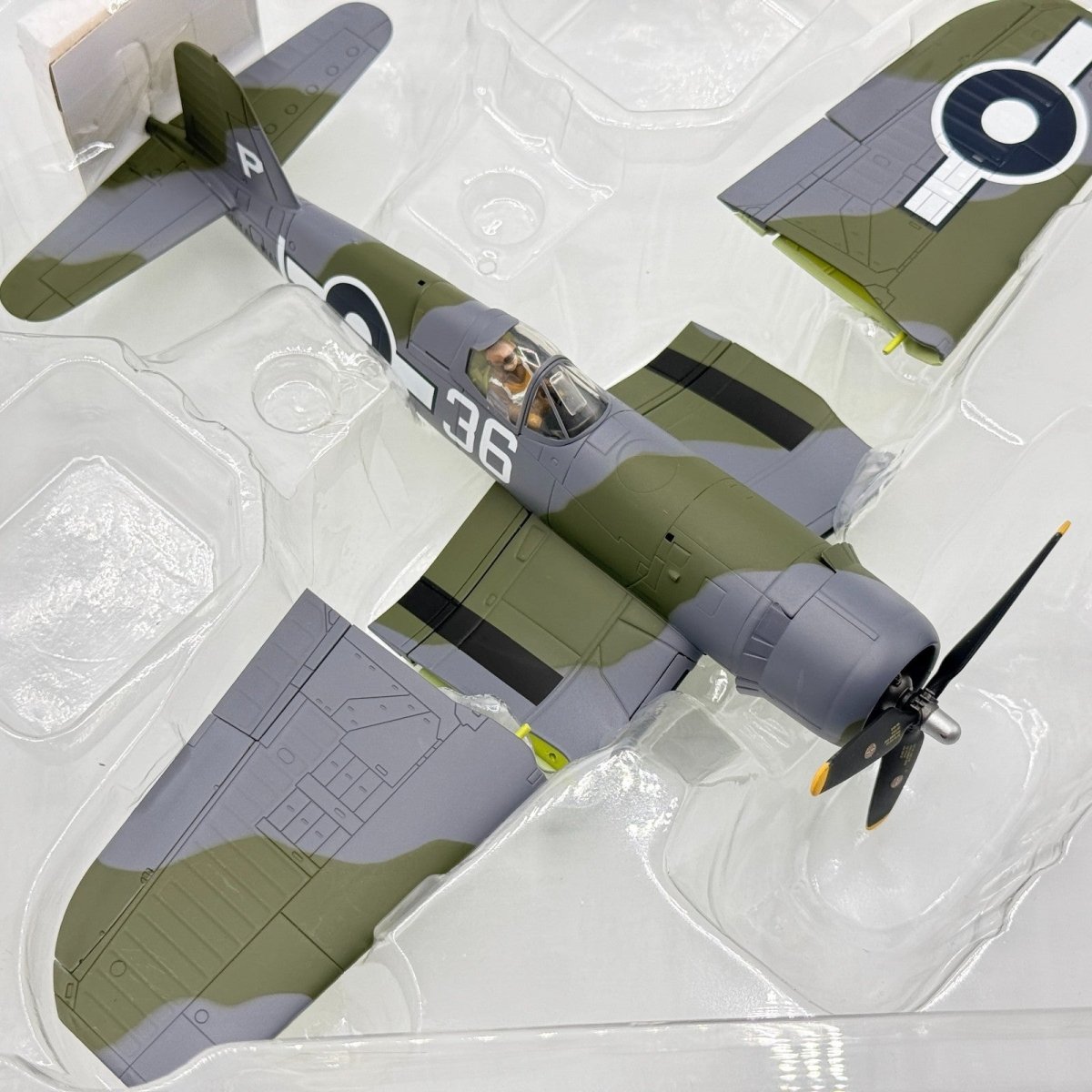 Hobby Master HA8205 1:48 Corsair Mk.II, 1836 Sqn, HMS Victorious, Sakishima 1945 - Hobby Master