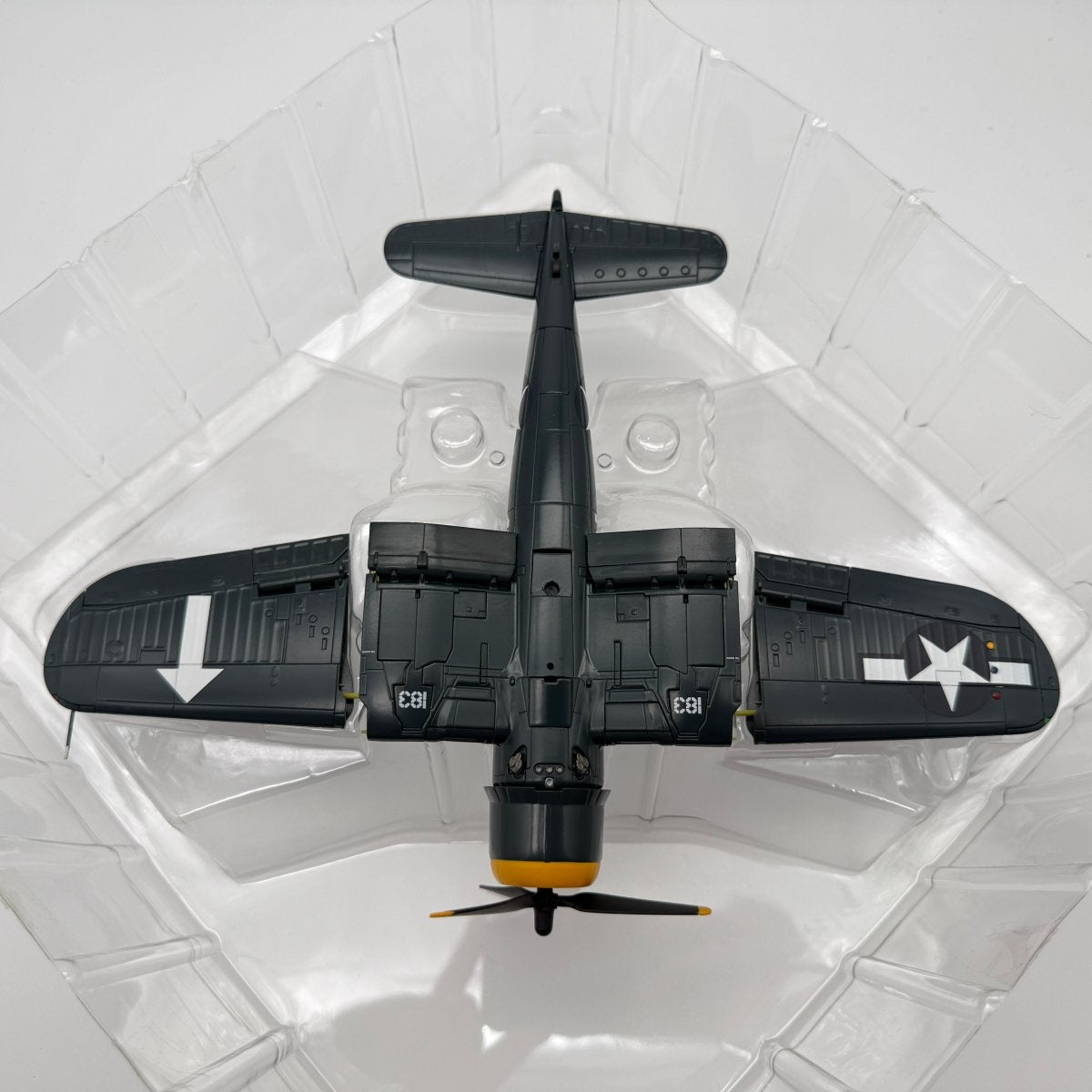 Hobby Master HA8212A 1:48 Vought F4U Corsair USMC VMF - 221 Dean Caswell Signed - Hobby Master