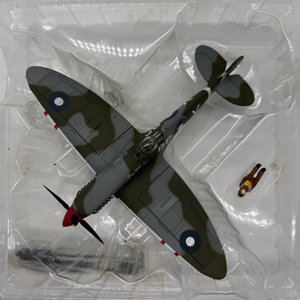 Hobby Master HA8303 1:48 Supermarine Spitfire Mk VIII RAAF No.457 Sqn Grey Nurse *ISSUES* - Hobby Master