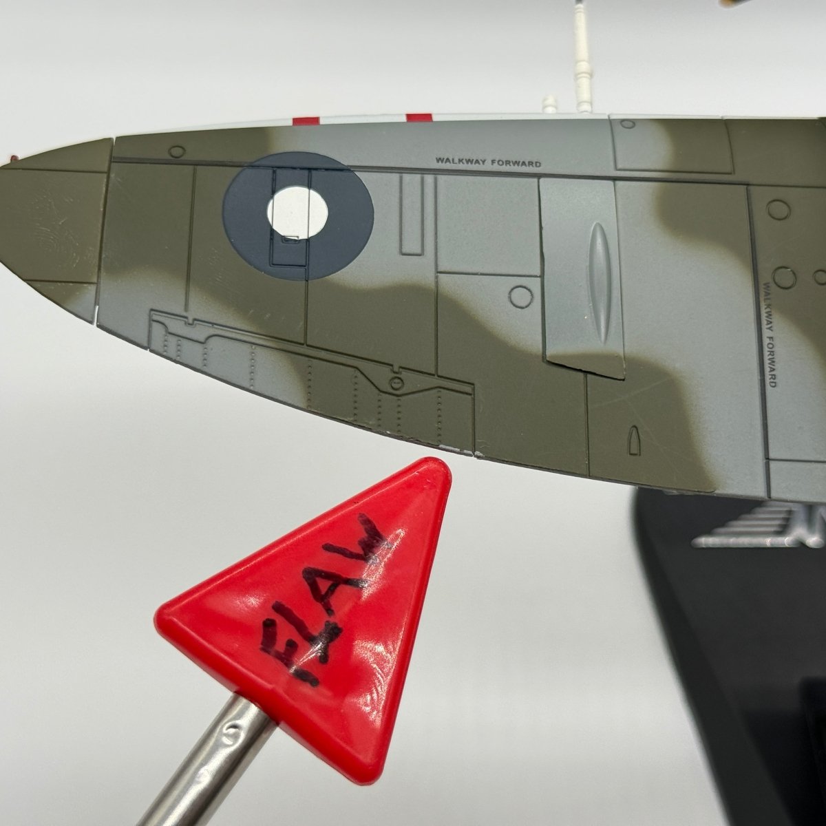 Hobby Master HA8303 1:48 Supermarine Spitfire Mk VIII RAAF No.457 Sqn Grey Nurse *ISSUES* - Hobby Master