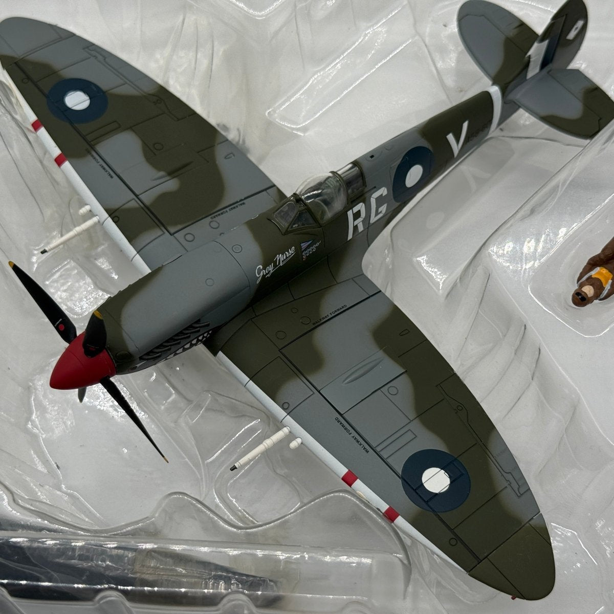 Hobby Master HA8303 1:48 Supermarine Spitfire Mk VIII RAAF No.457 Sqn Grey Nurse *ISSUES* - Hobby Master