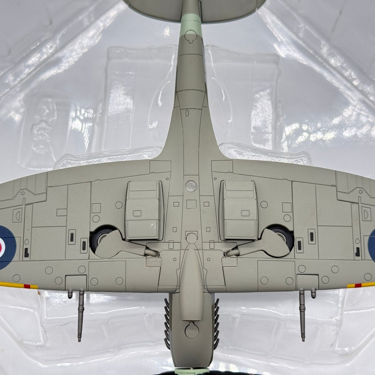 Hobby Master HA8305 1:48 Supermarine Spitfire Mk IX RAF No.312 Czech Sqn Otto Smik 1944 - Hobby Master