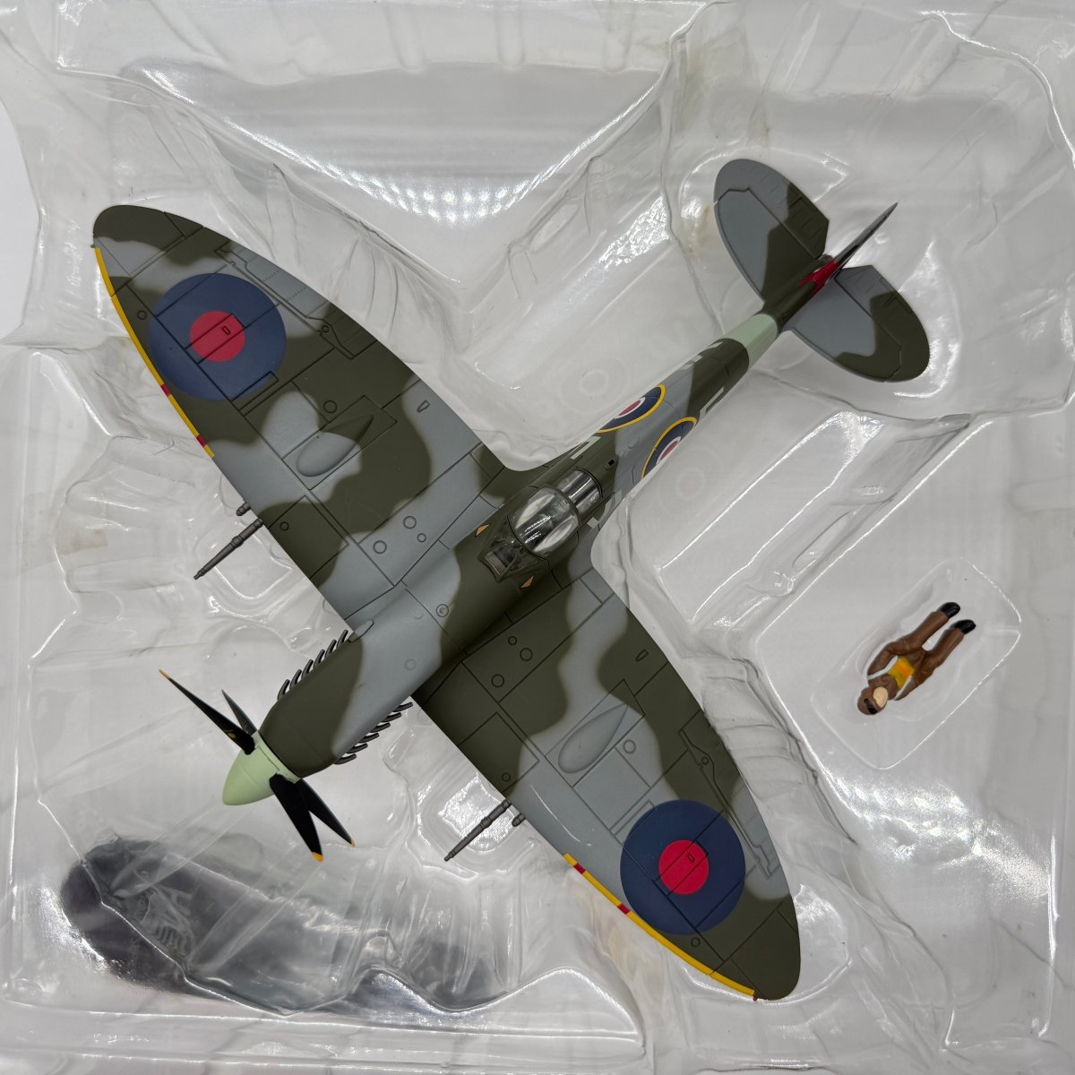 Hobby Master HA8306 1:48 Supermarine Spitfire Mk IX RAF No.322 Dutch Sqn 1944 - Hobby Master