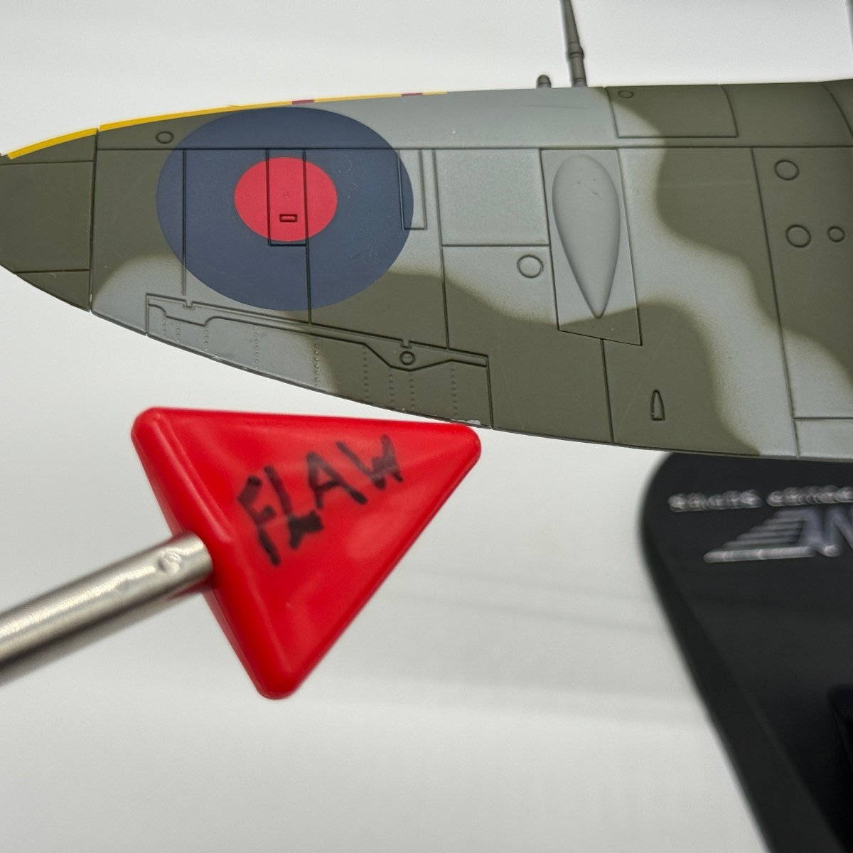 Hobby Master HA8306 1:48 Supermarine Spitfire Mk IX RAF No.322 Dutch Sqn 1944 - Hobby Master