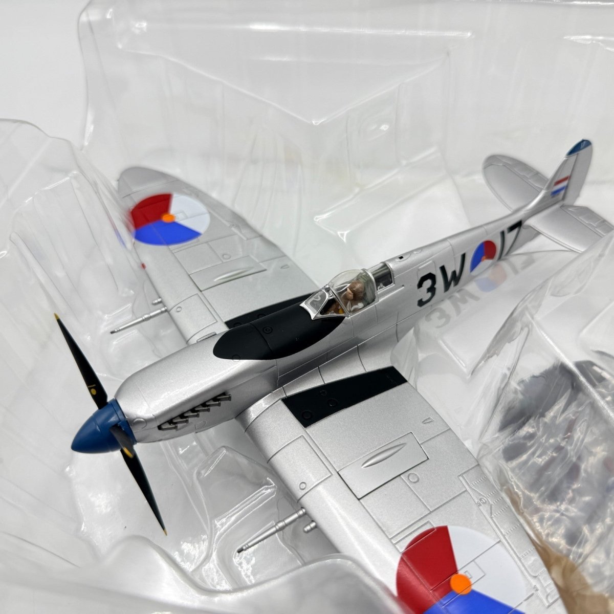 Hobby Master HA8308 1:48 Supermarine Spitfire LF IX MK732 (PH - OUQ) RNLAF - Hobby Master