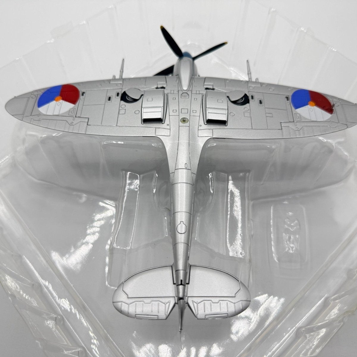 Hobby Master HA8308 1:48 Supermarine Spitfire LF IX MK732 (PH - OUQ) RNLAF - Hobby Master