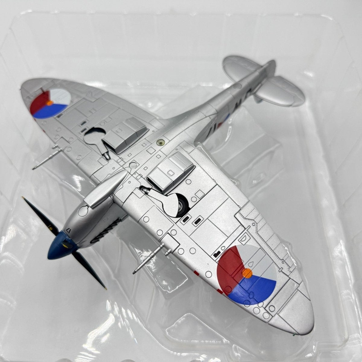 Hobby Master HA8308 1:48 Supermarine Spitfire LF IX MK732 (PH - OUQ) RNLAF - Hobby Master