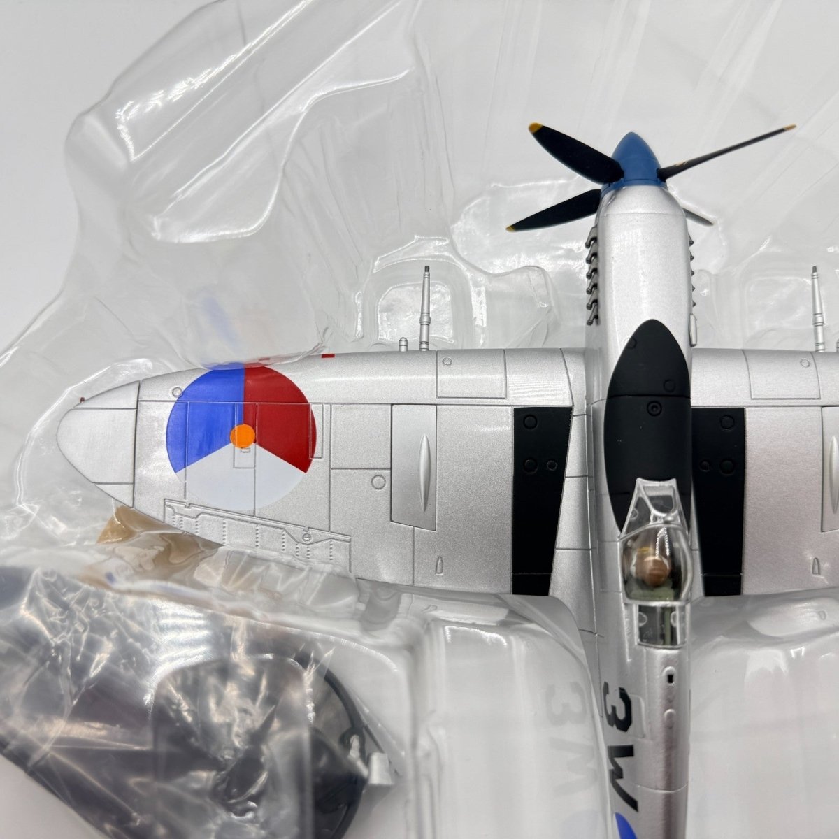 Hobby Master HA8308 1:48 Supermarine Spitfire LF IX MK732 (PH - OUQ) RNLAF - Hobby Master