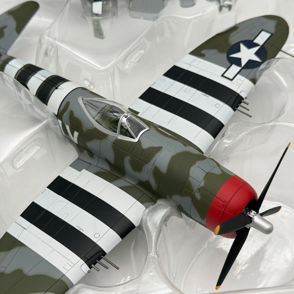 Hobby Master HA8401 1:48 Republic P - 47D Thunderbolt Gabby Gabreski 56th FG - Hobby Master