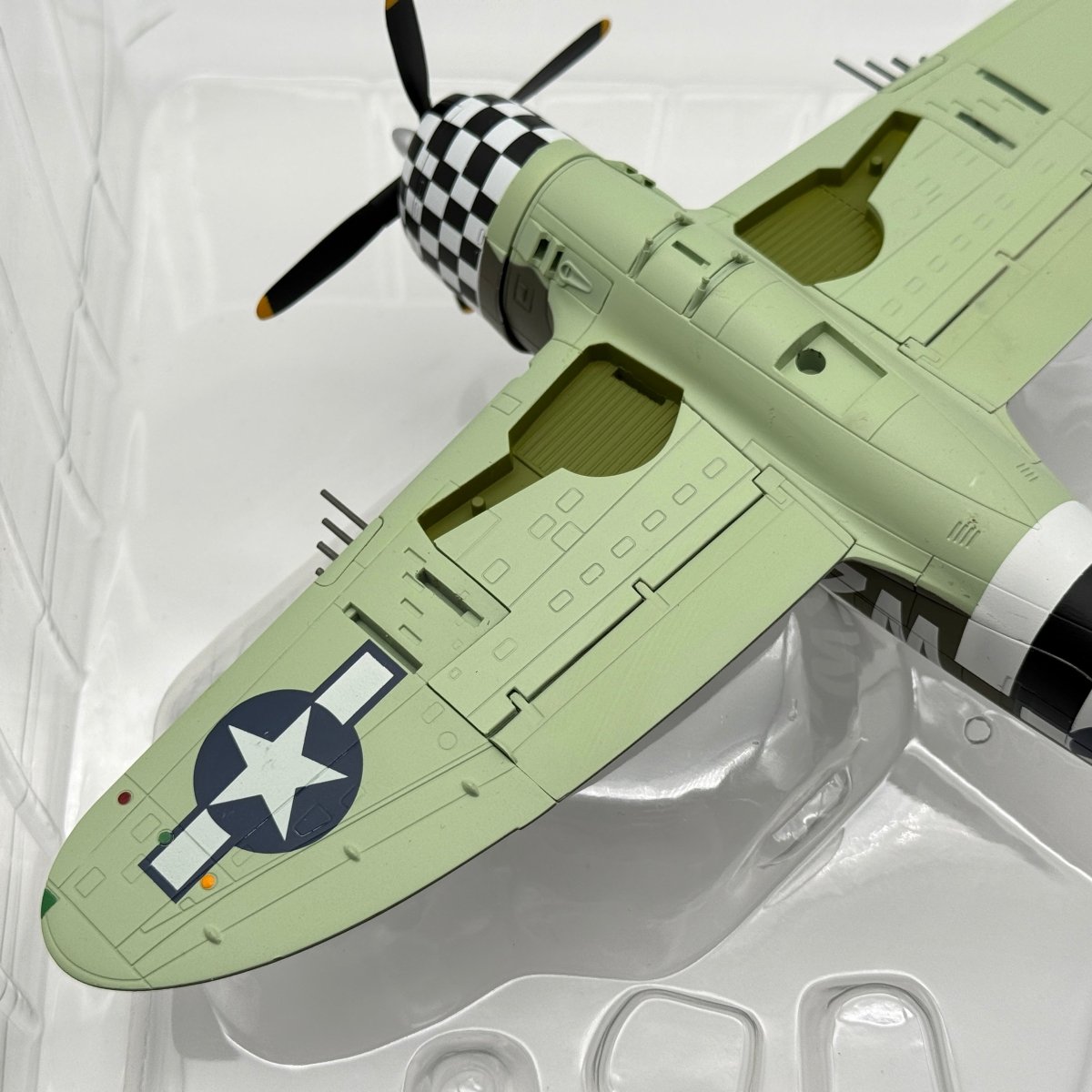 Hobby Master HA8410 1:48 Republic P - 47D Thunderbolt USAAF 78th FG Eileen - Hobby Master