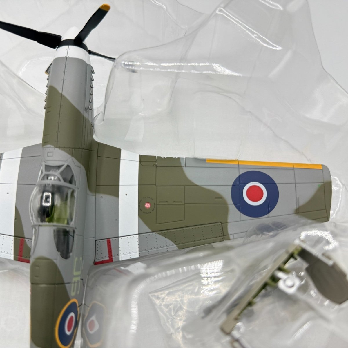 Hobby Master HA8502 1:48 P - 51 Mustang Mk.III Royal Canadian Air Force - Hobby Master