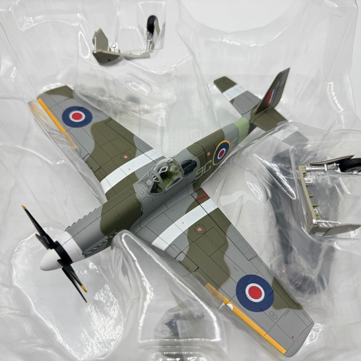 Hobby Master HA8502 1:48 P - 51 Mustang Mk.III Royal Canadian Air Force - Hobby Master