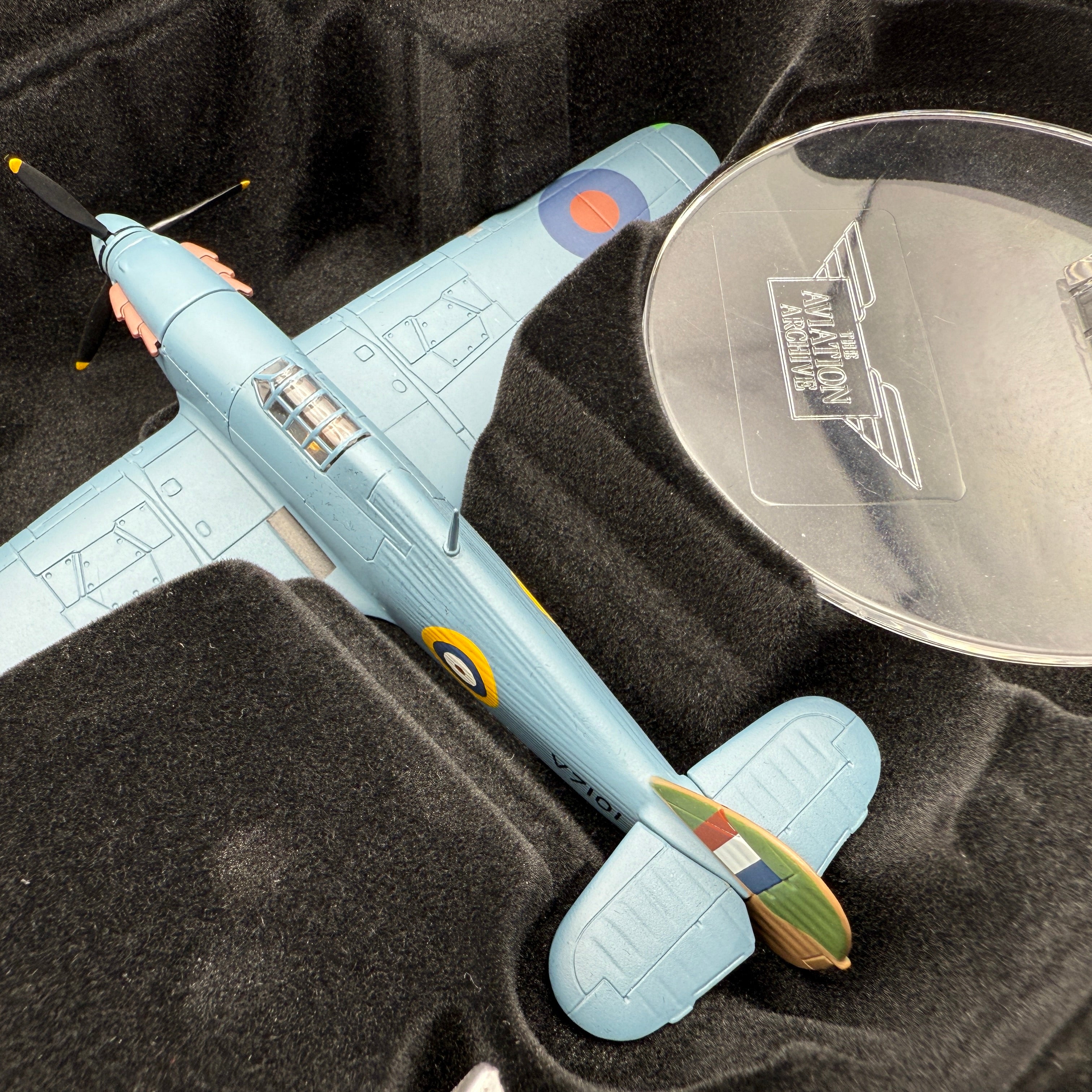 Corgi Aviation Archive 1:72 Hurricane V7101, G.Burges 19 Sqn 1941, AA32014