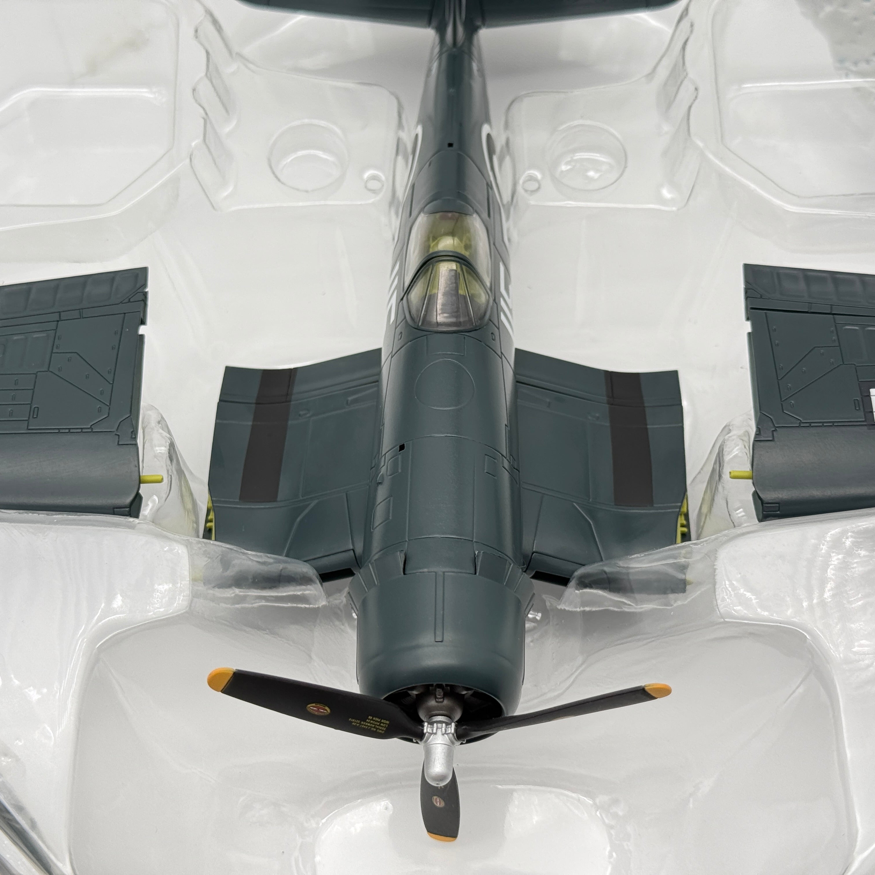 Hobby Master HA8204 1:48 Vought FG-1D Corsair RNFAA No.1841 NAS Hampton Gray