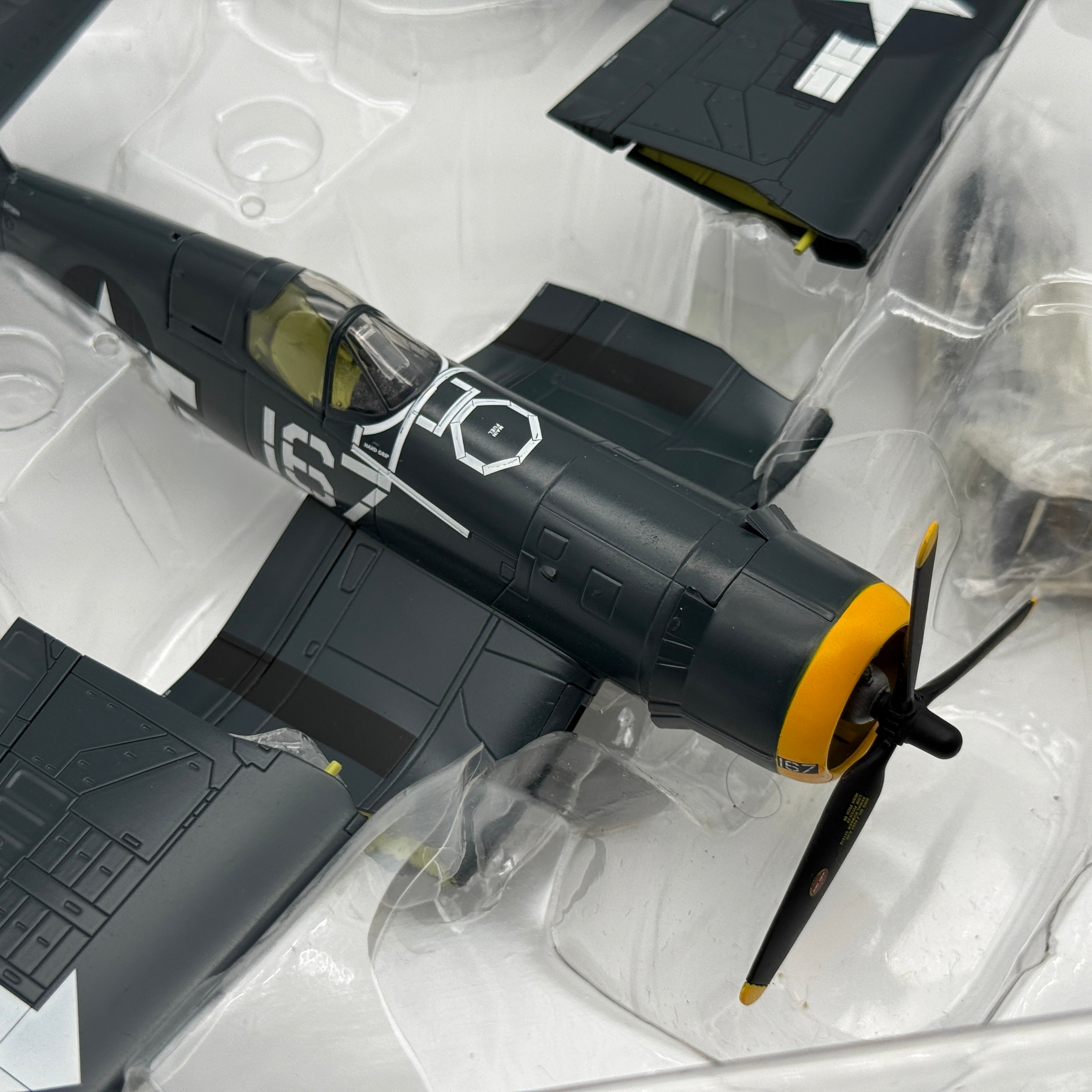Hobby Master HA8206 1:48 F4U Corsair Roger Hedrick