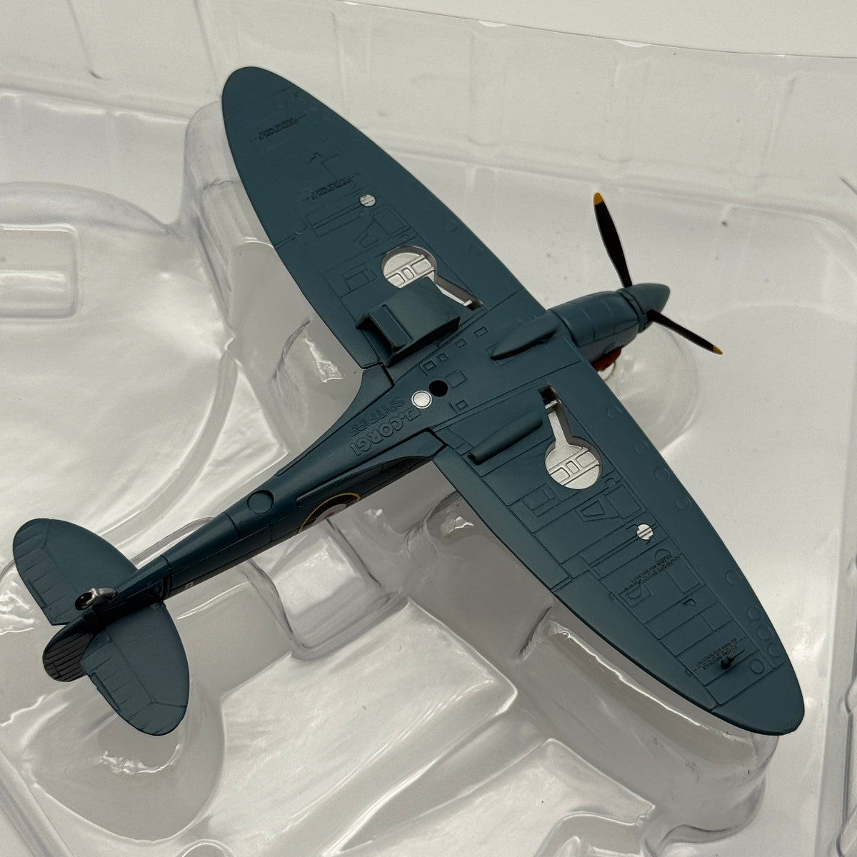 Corgi AA31928 1:72 Supermarine Spitfire Mk I RAF No.212 Sqn P9931 France 1940