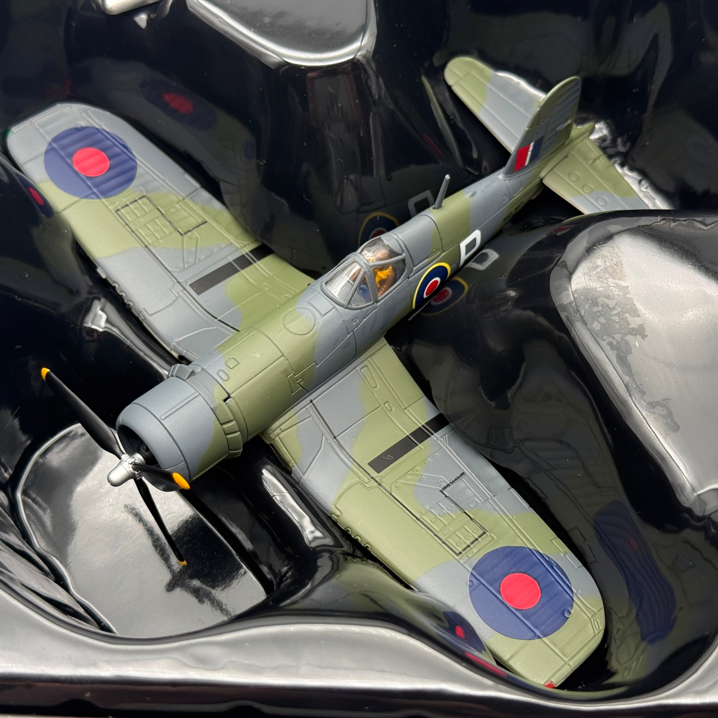 Corgi AA33015 1:72 Vought F4U Corsair RNFAA No.1842 NAS HMS Formidable 1944