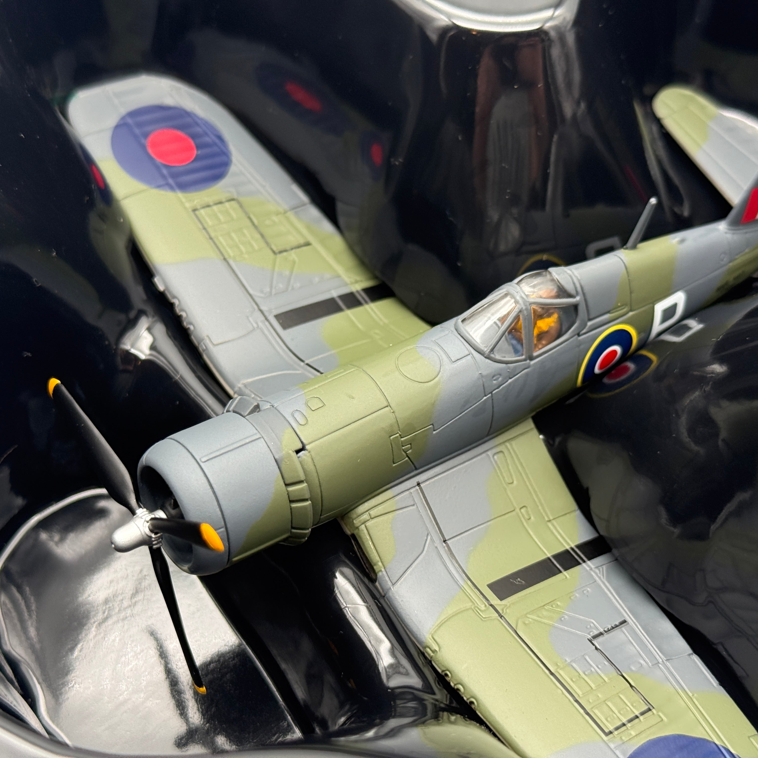 Corgi AA33015 1:72 Vought F4U Corsair RNFAA No.1842 NAS HMS Formidable 1944