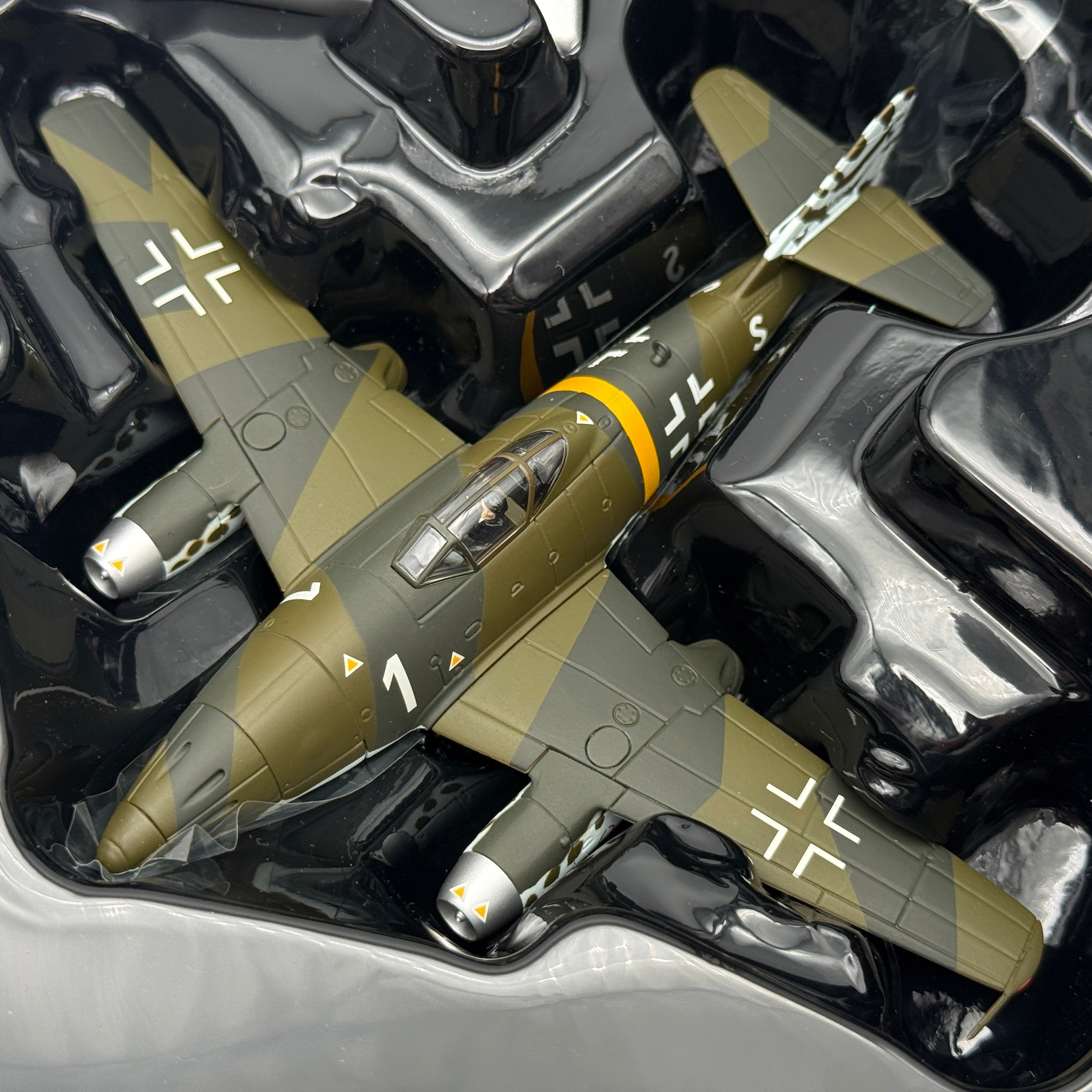 Corgi AA35707 1:72 Messerschmitt Me 262A Luftwaffe Kommando Nowotny White 1
