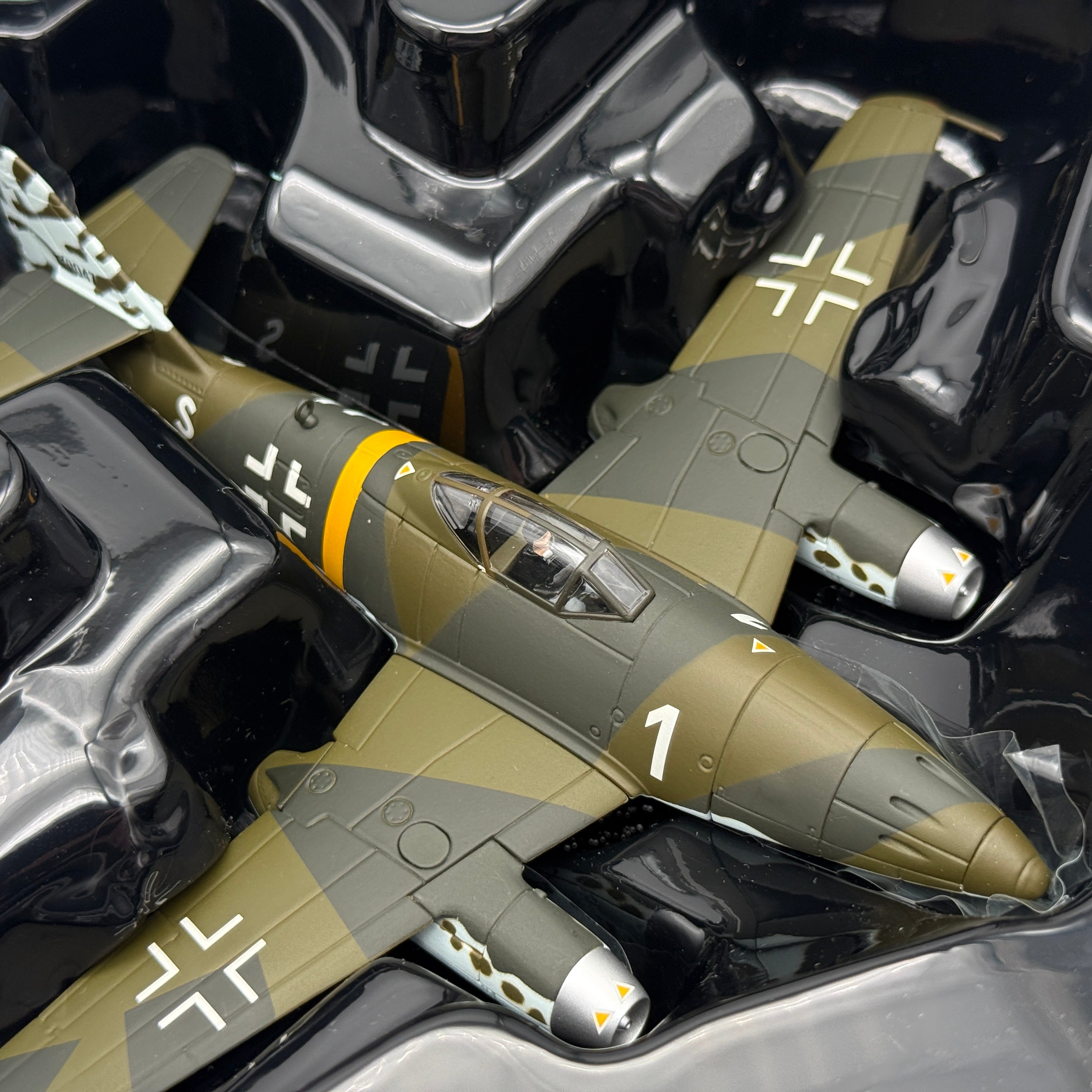 Corgi AA35707 1:72 Messerschmitt Me 262A Luftwaffe Kommando Nowotny White 1