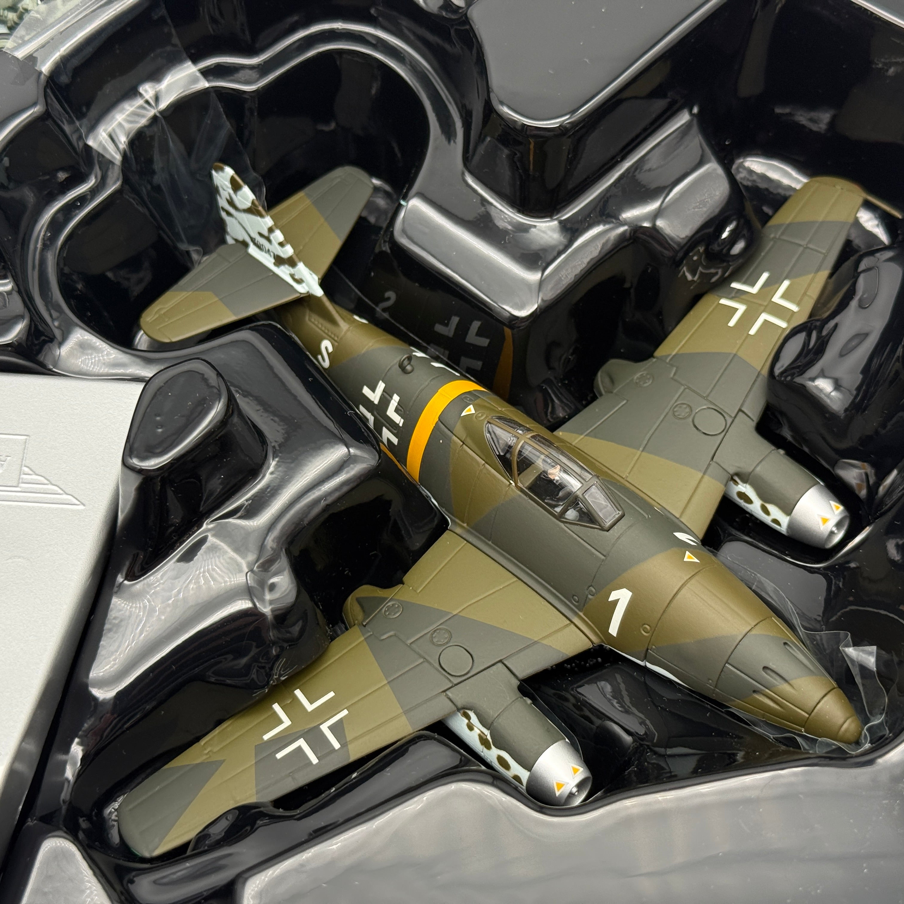 Corgi AA35707 1:72 Messerschmitt Me 262A Luftwaffe Kommando Nowotny White 1
