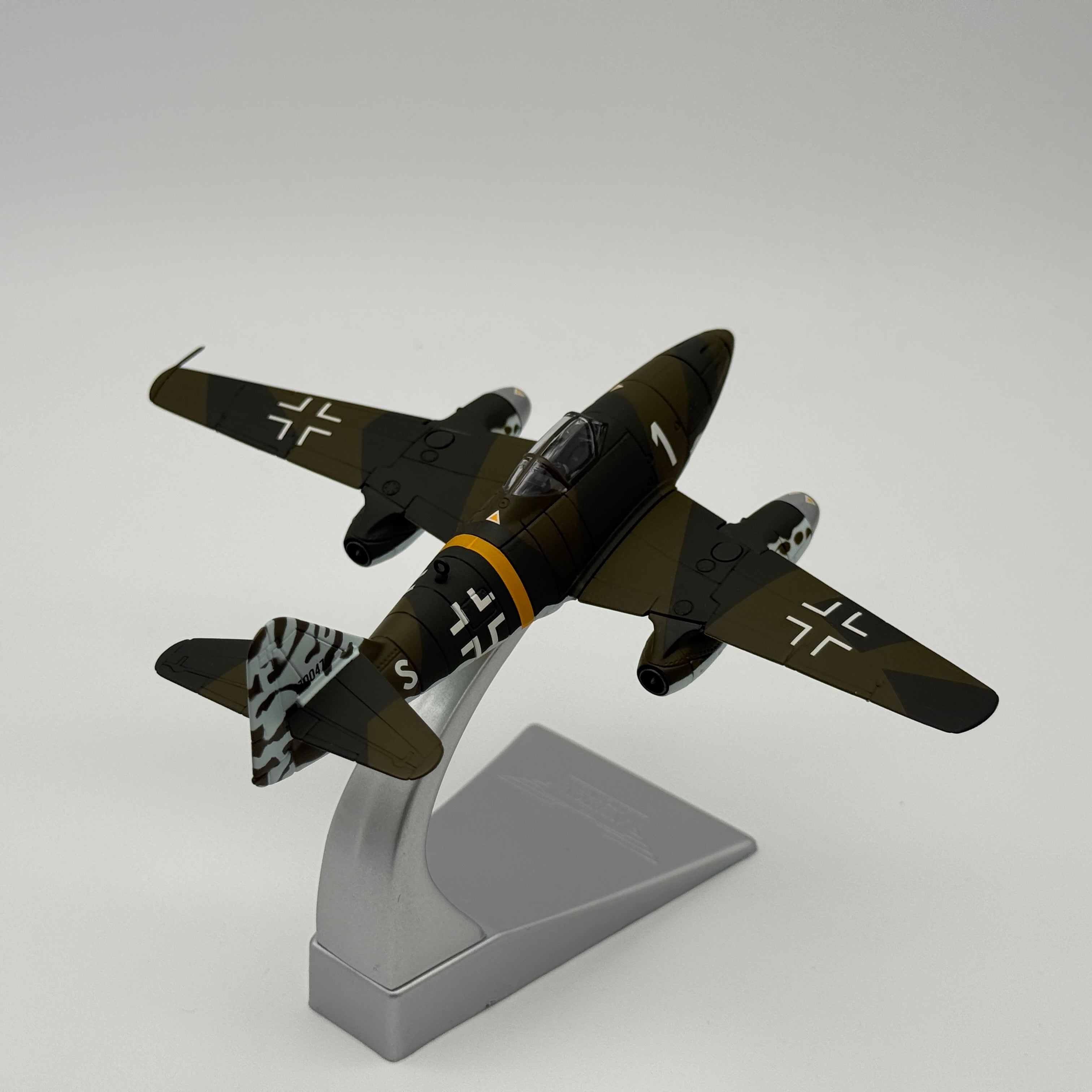 Corgi AA35707 1:72 Messerschmitt Me 262A Luftwaffe Kommando Nowotny White 1