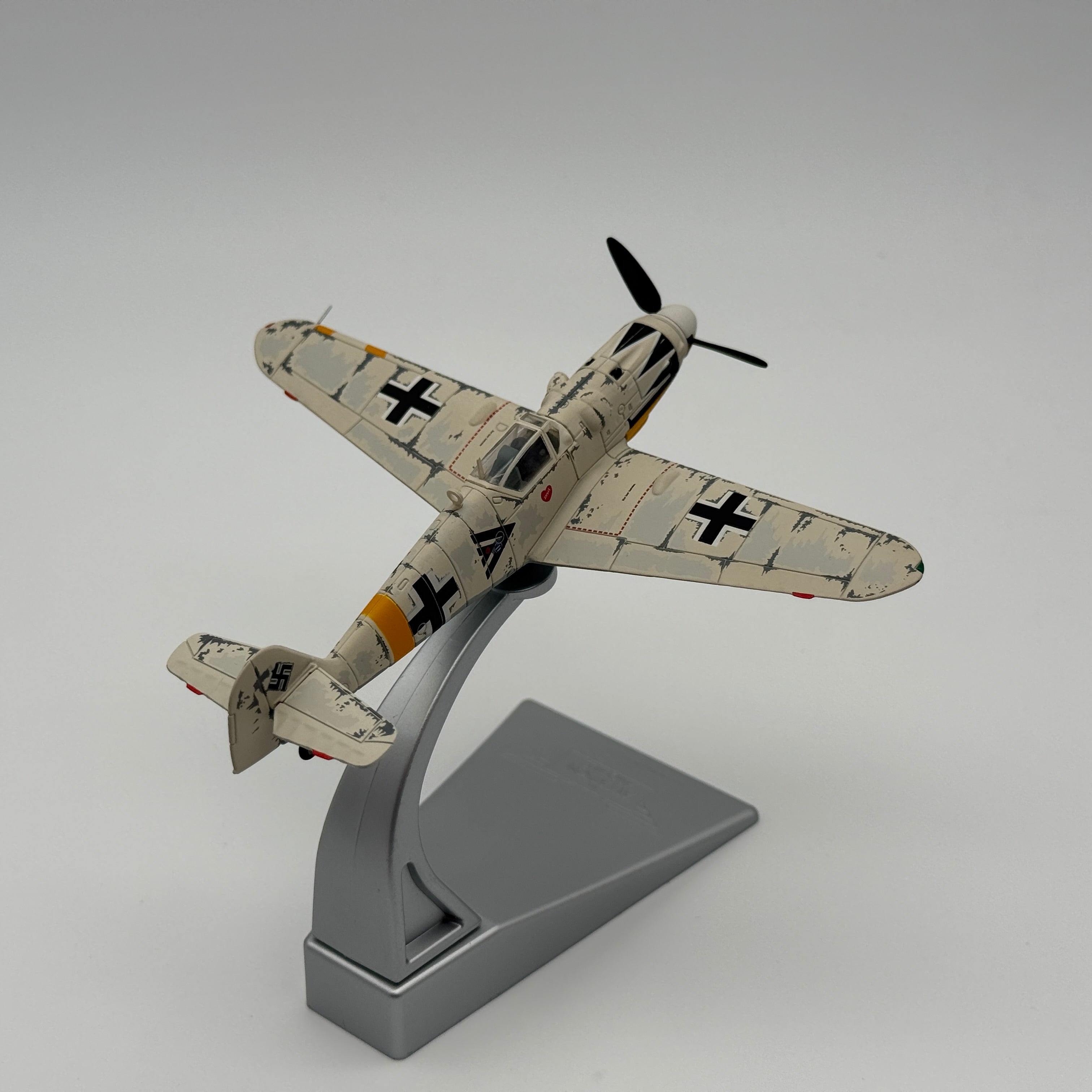 Corgi AA27101 1:72 Messerschmitt Bf 109G Luftwaffe 1./JG 53 Erich Hartmann 1945