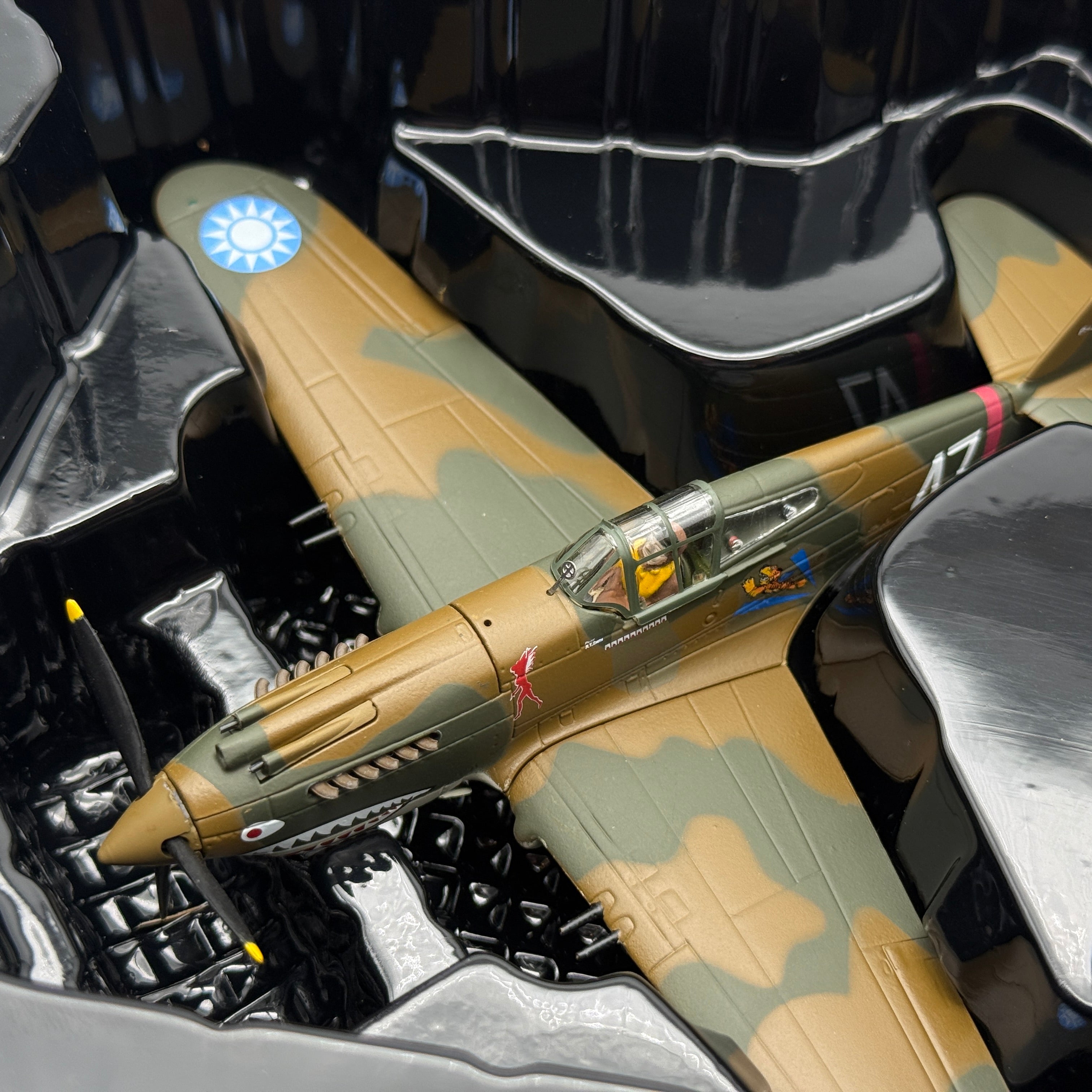 Corgi AA28104 1:72 Curtiss Hawk 81-A-2 P-8127 AVG Flying Tigers 1942