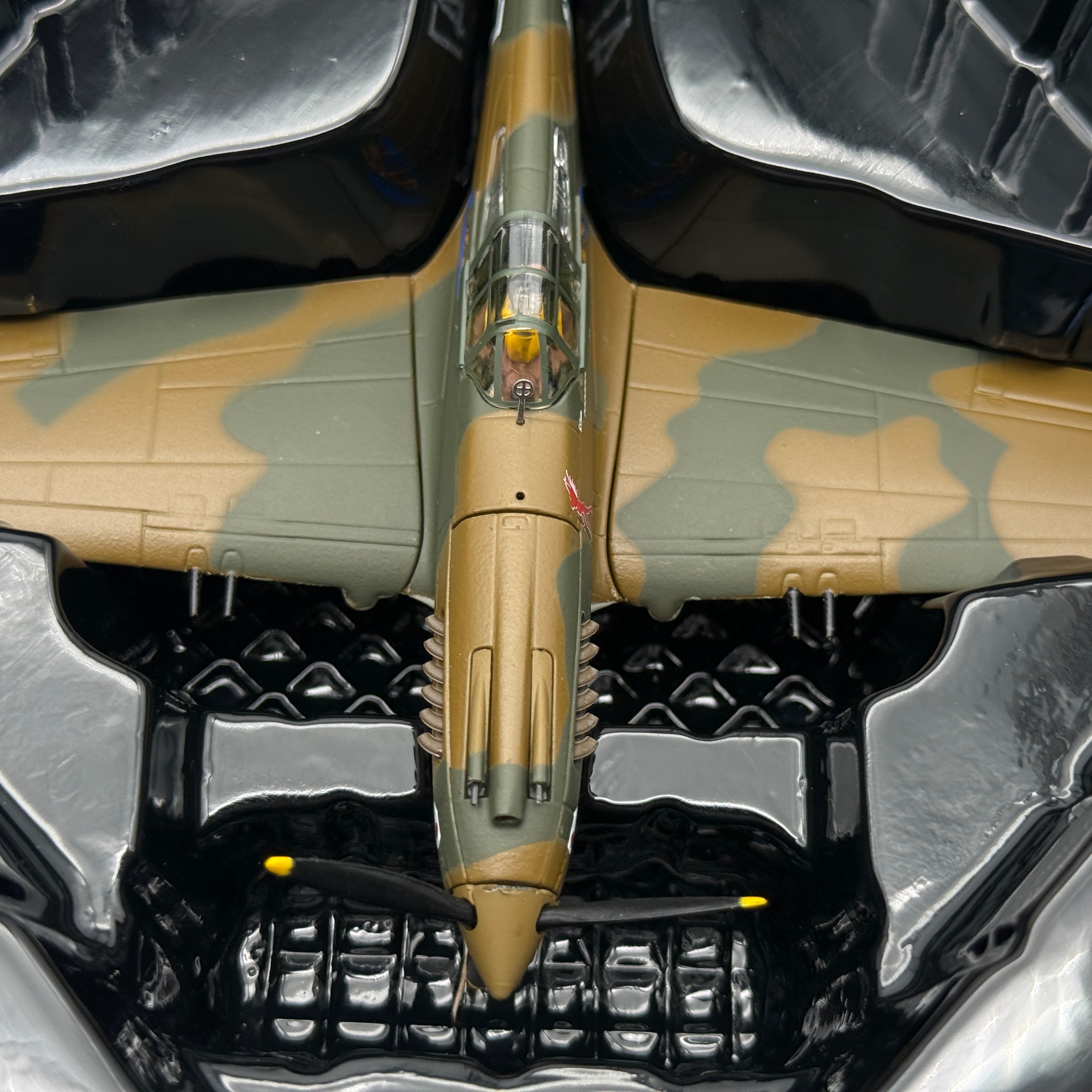 Corgi AA28104 1:72 Curtiss Hawk 81-A-2 P-8127 AVG Flying Tigers 1942